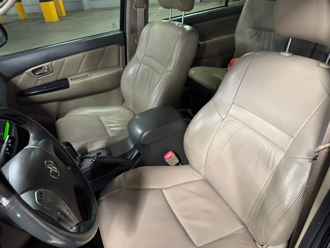 TOYOTA HILUX SW4