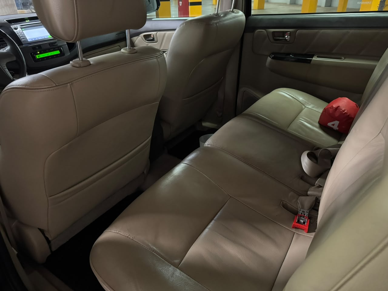 TOYOTA HILUX SW4