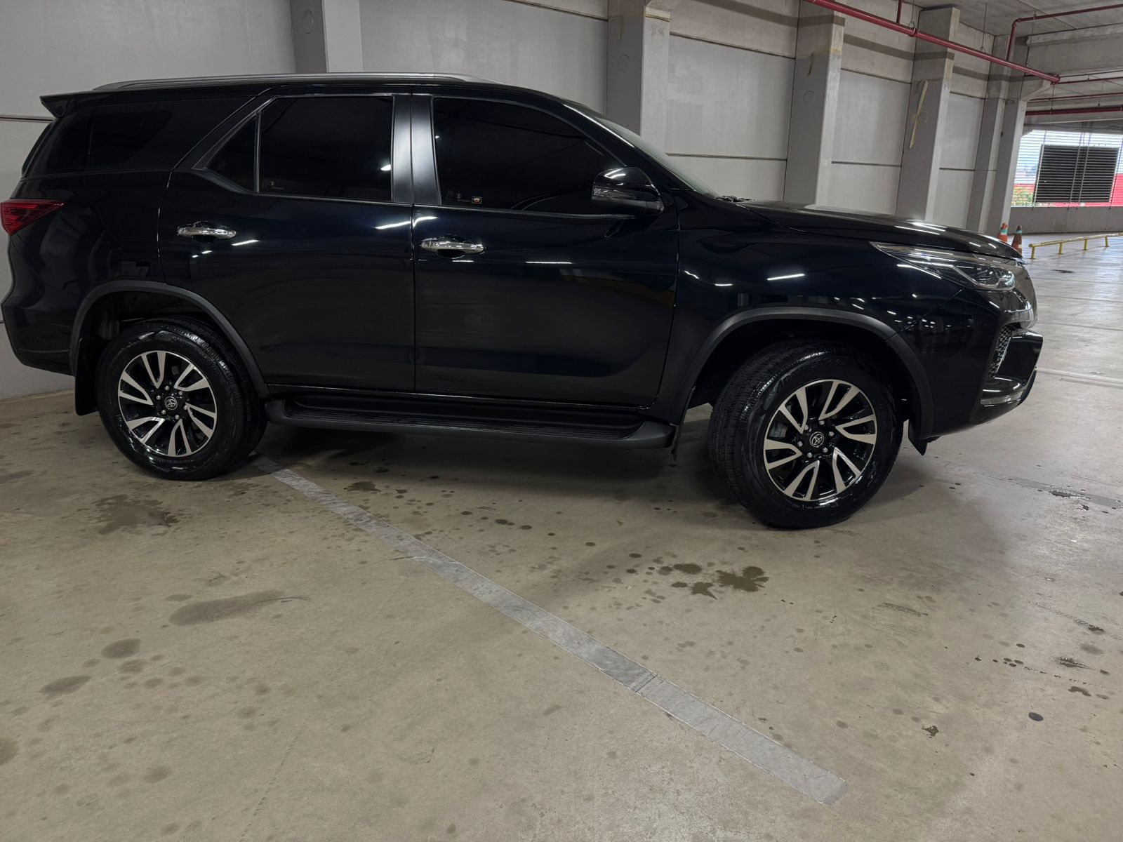 TOYOTA HILUX SW4