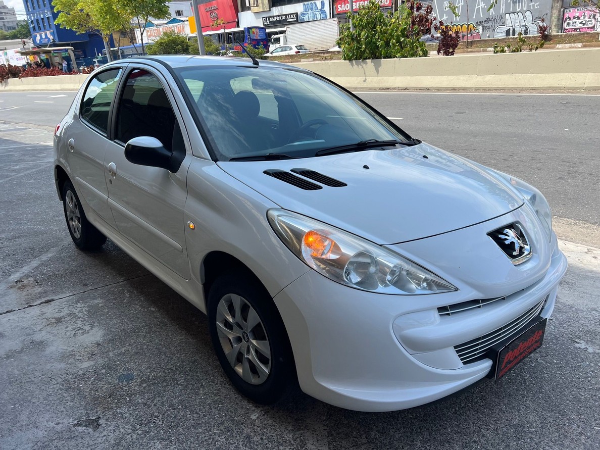 Car Image 16