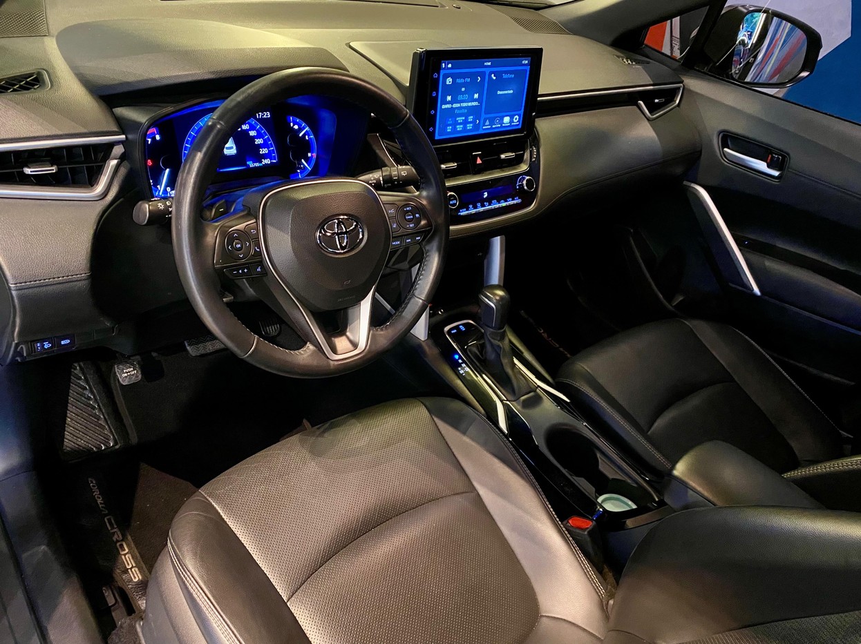 TOYOTA COROLLA CROSS