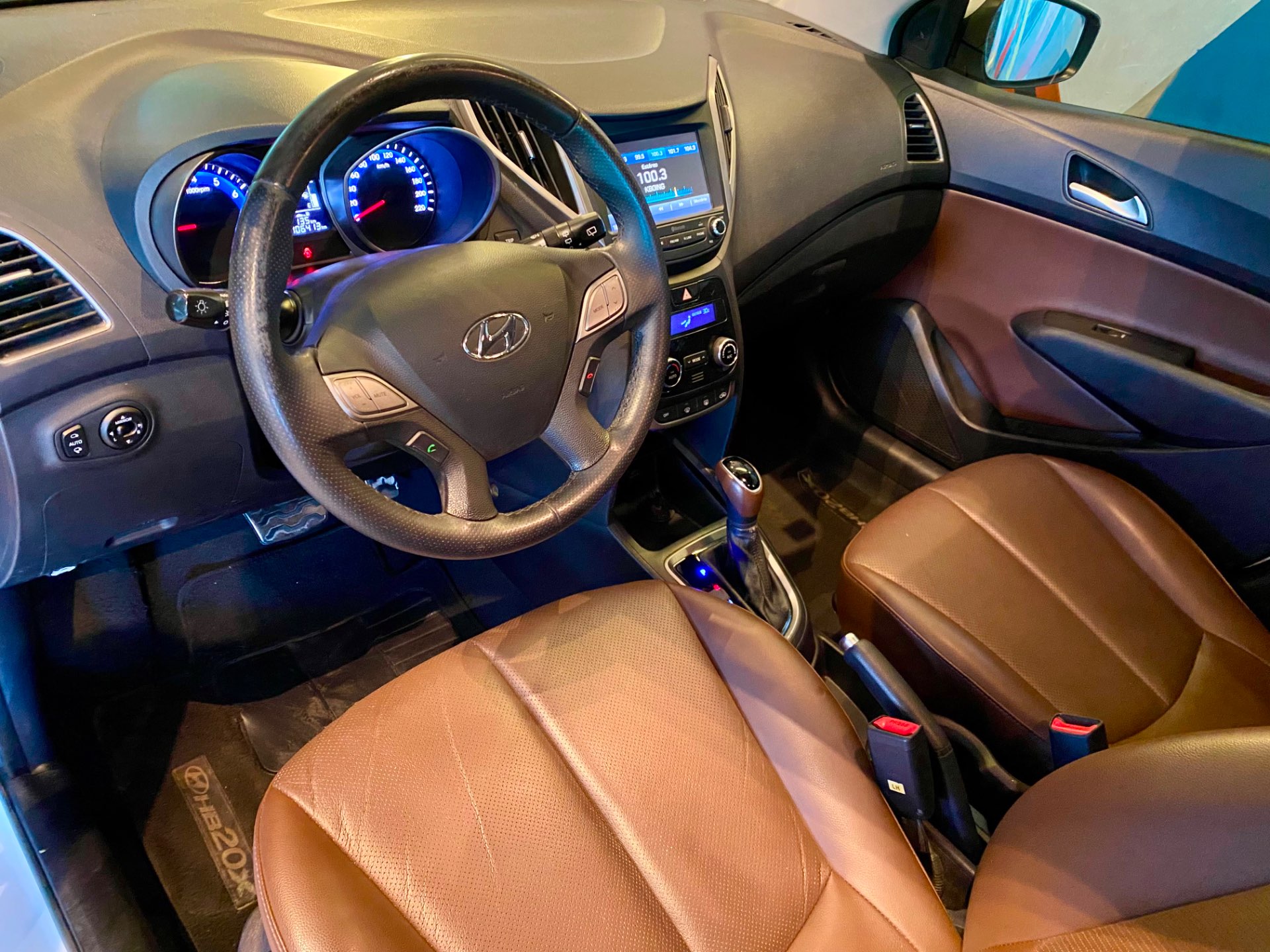 HYUNDAI HB20X