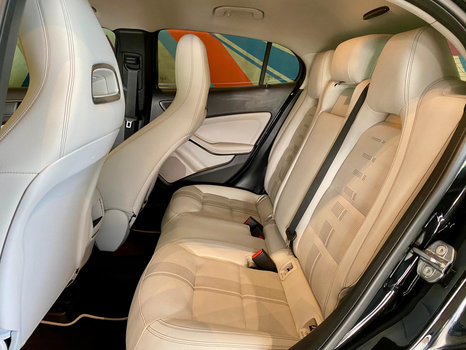 MERCEDES-BENZ GLA 200