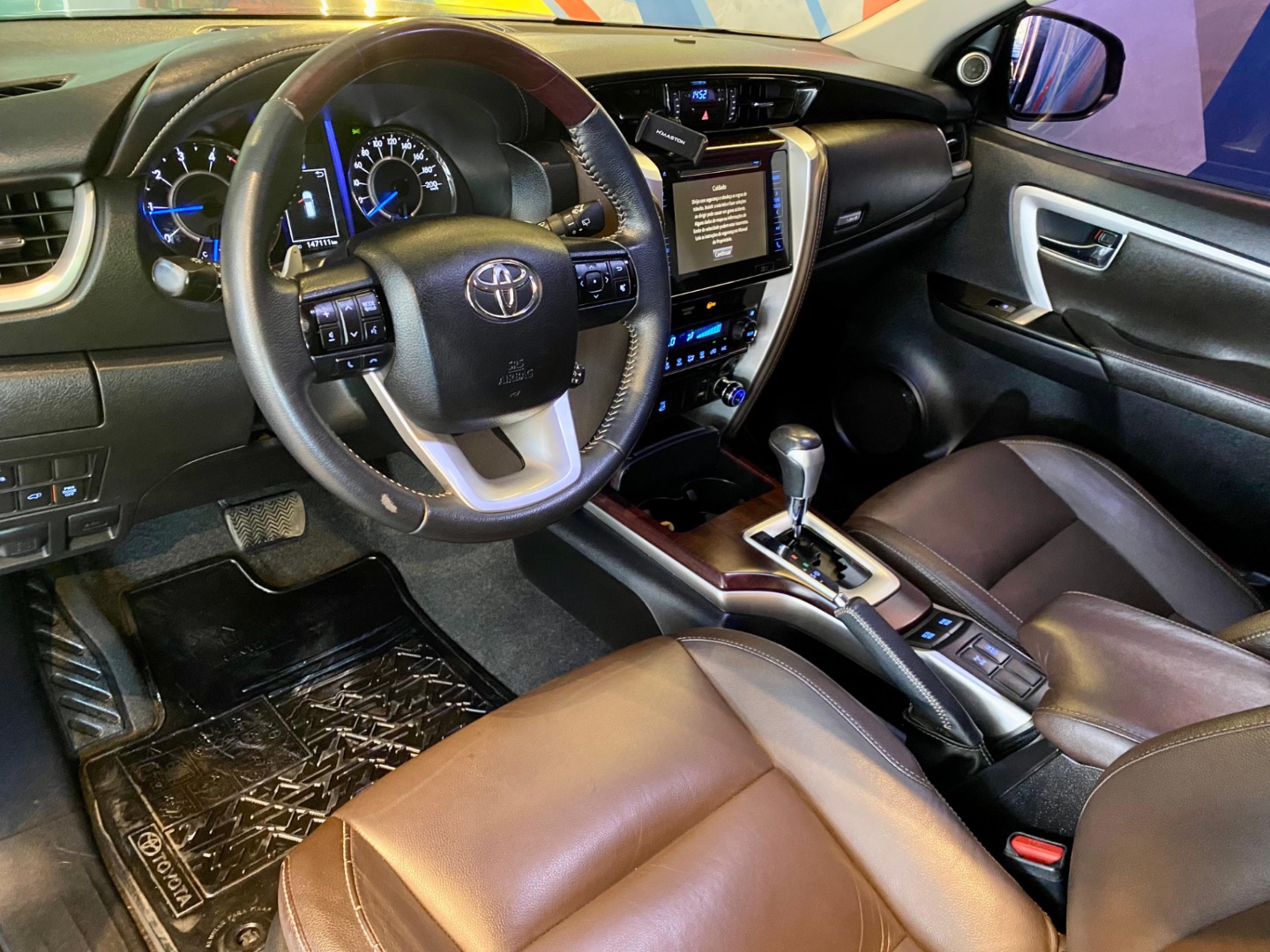 TOYOTA HILUX SW4