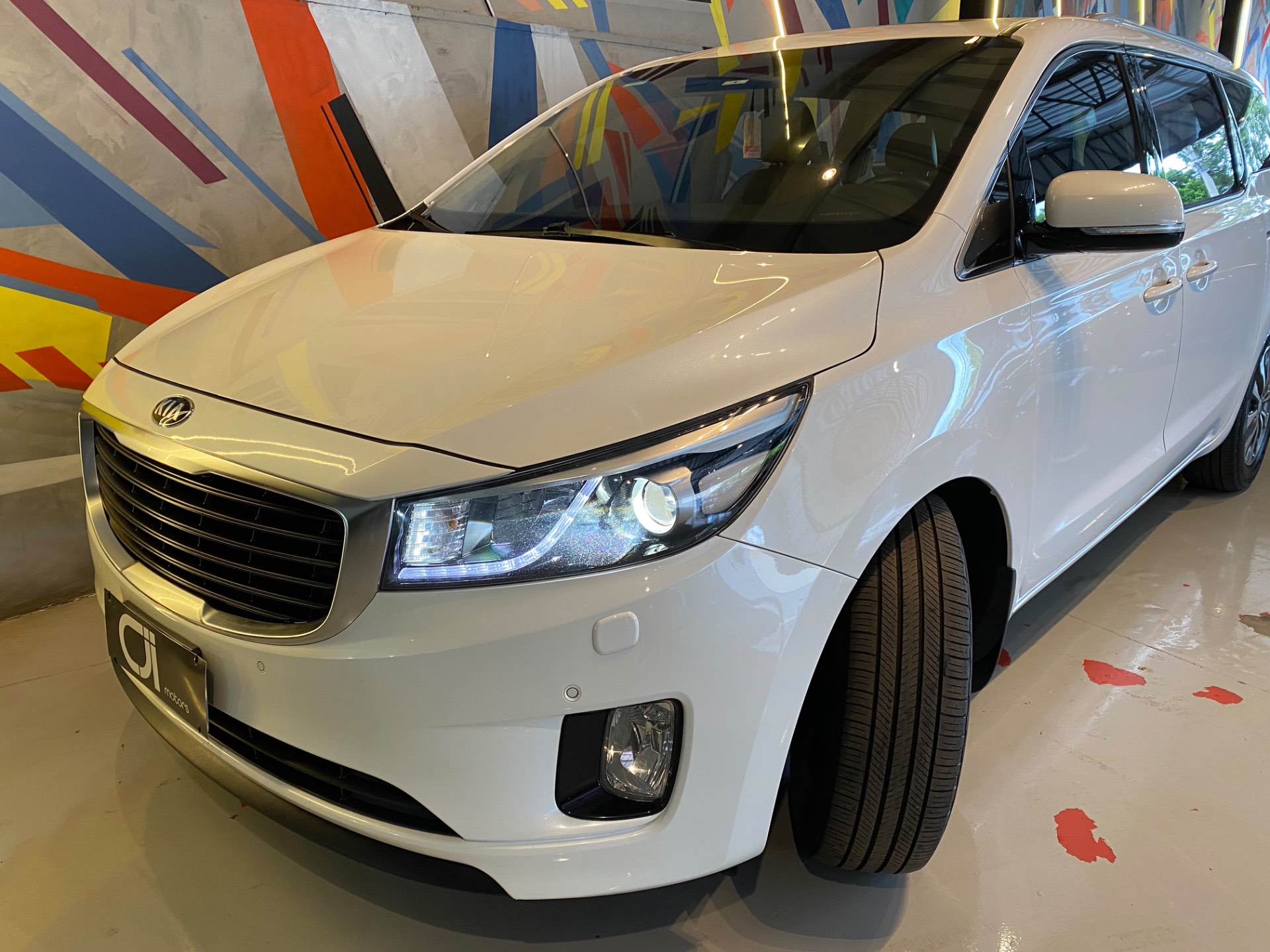 KIA CARNIVAL