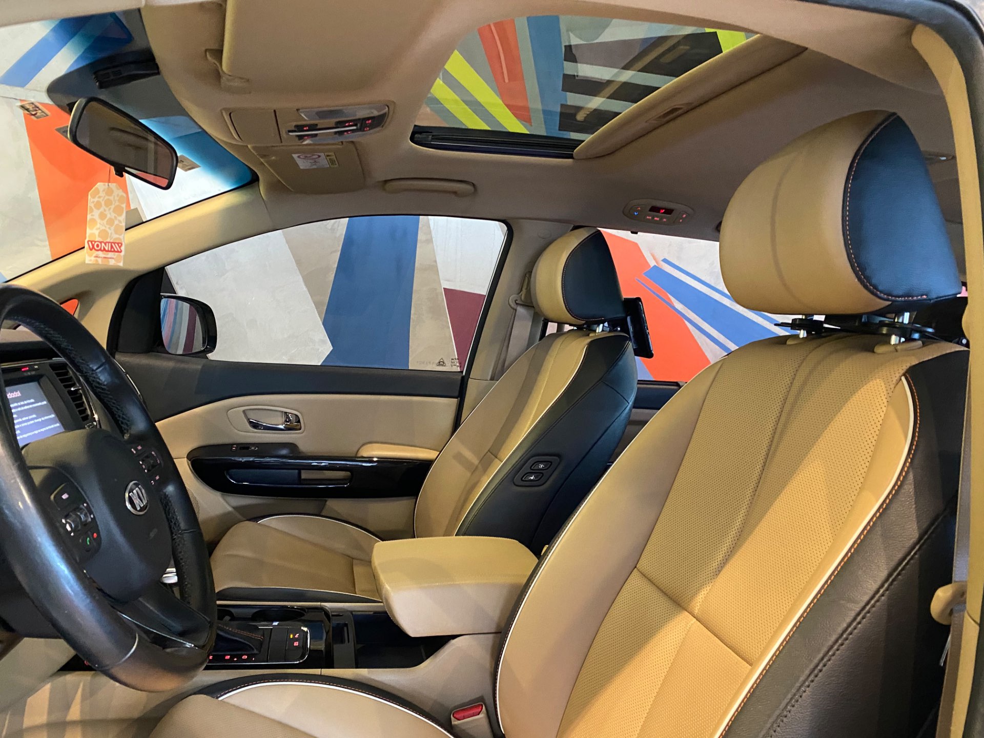 KIA CARNIVAL