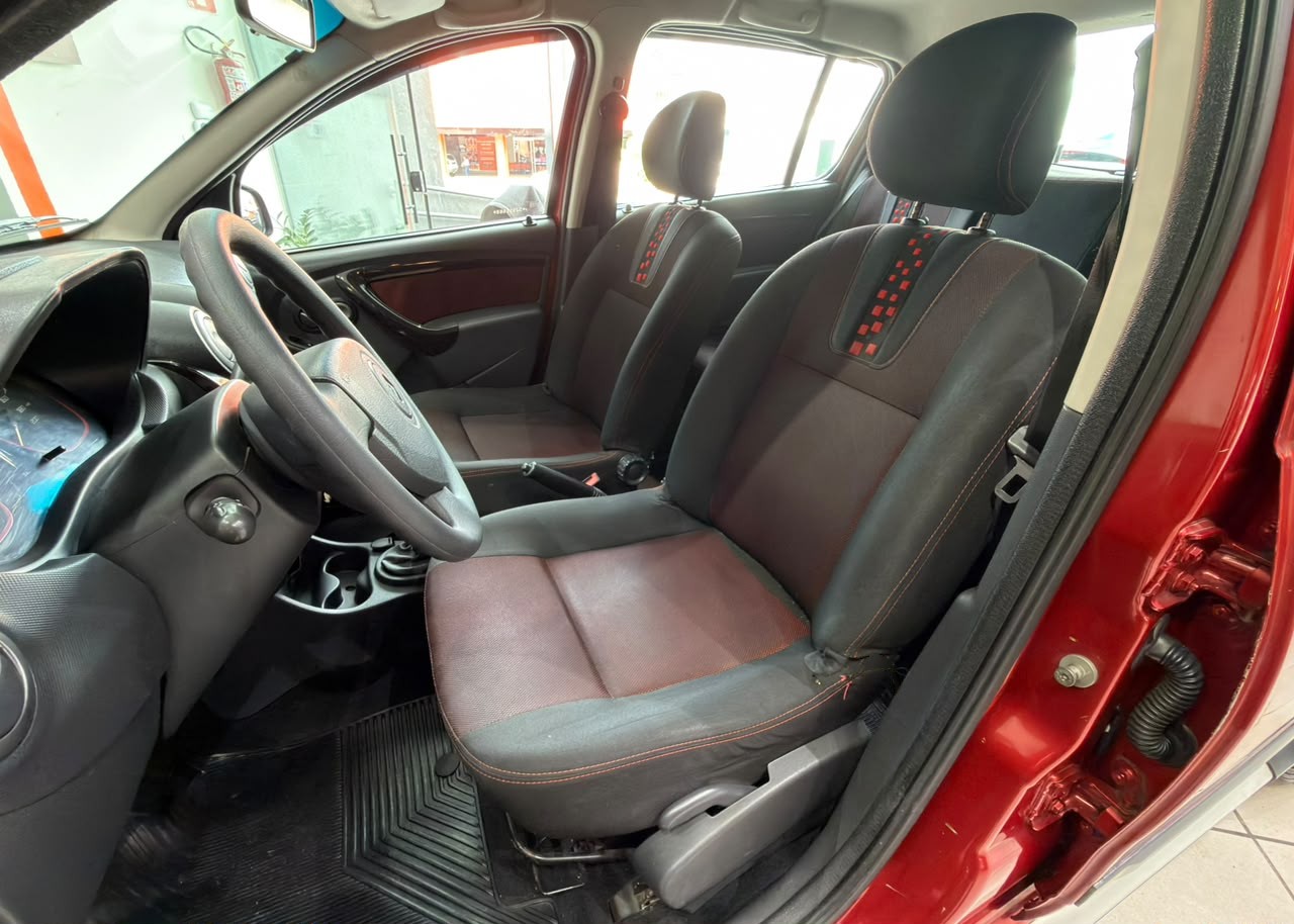 RENAULT SANDERO