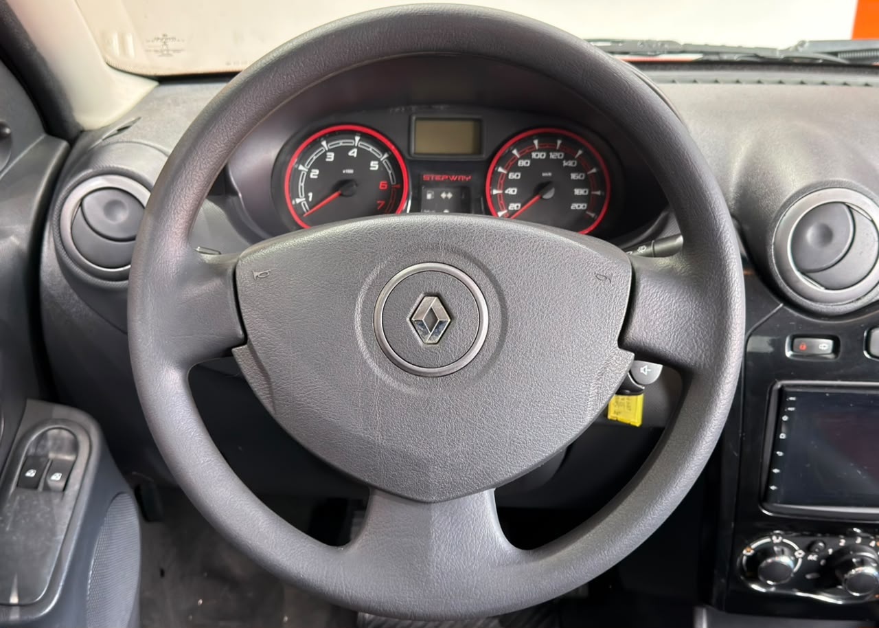 RENAULT SANDERO
