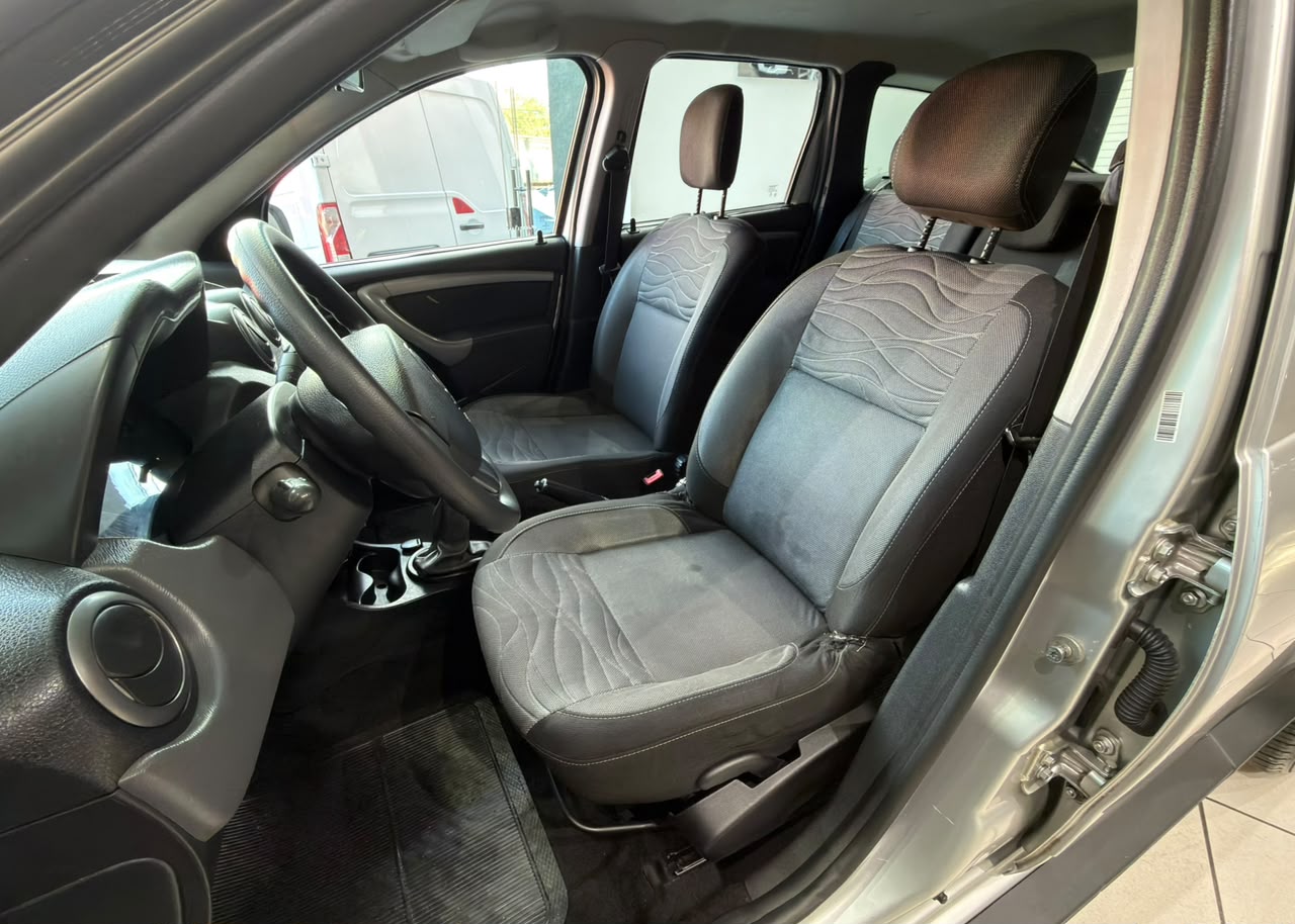 RENAULT DUSTER