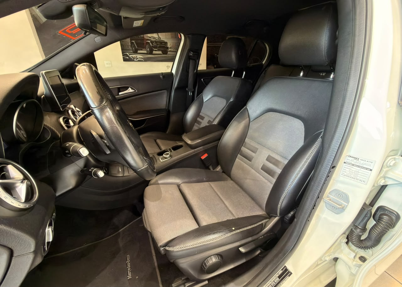 MERCEDES-BENZ GLA 200