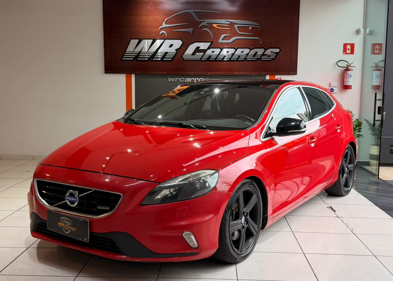 VOLVO V40