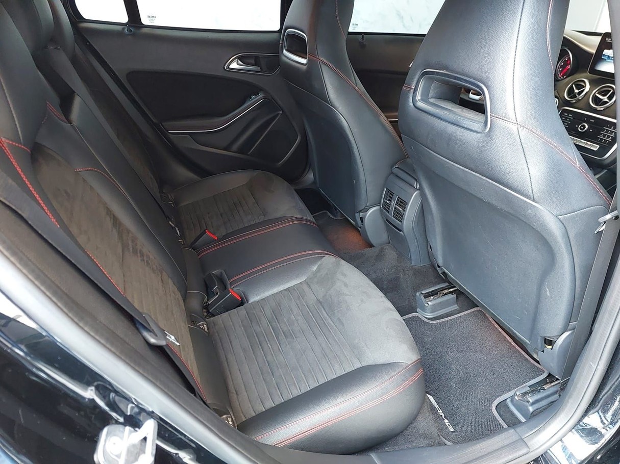 MERCEDES-BENZ GLA 250