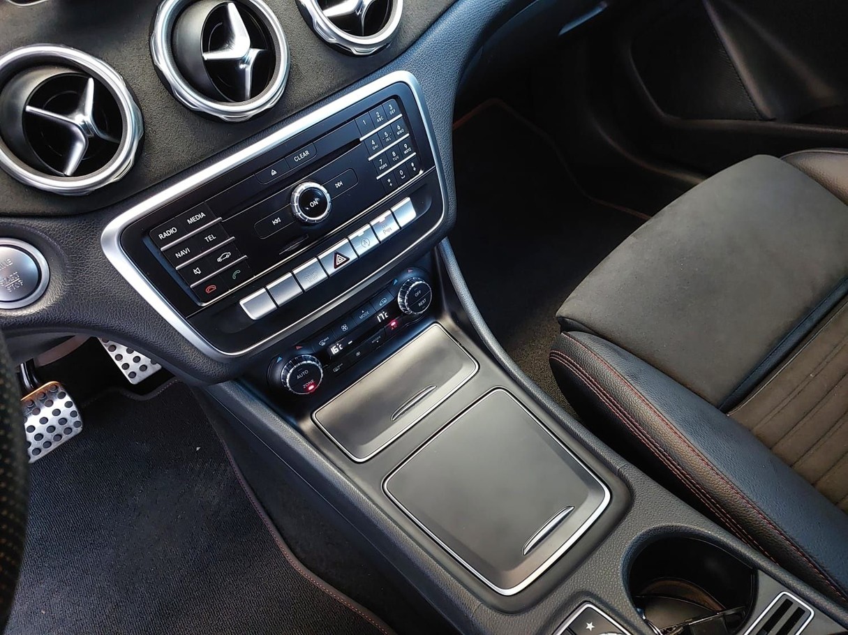 MERCEDES-BENZ GLA 250