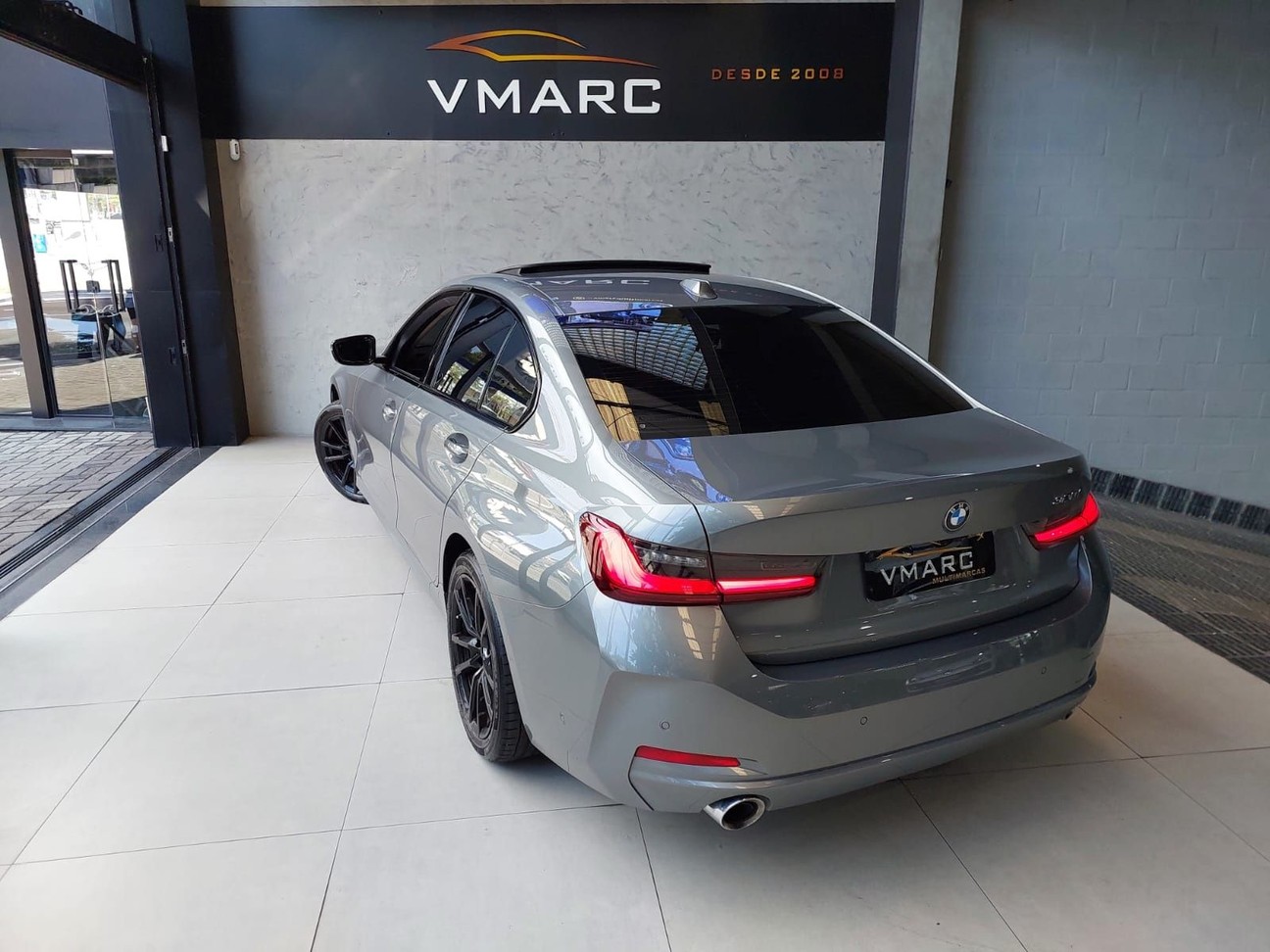BMW 320i