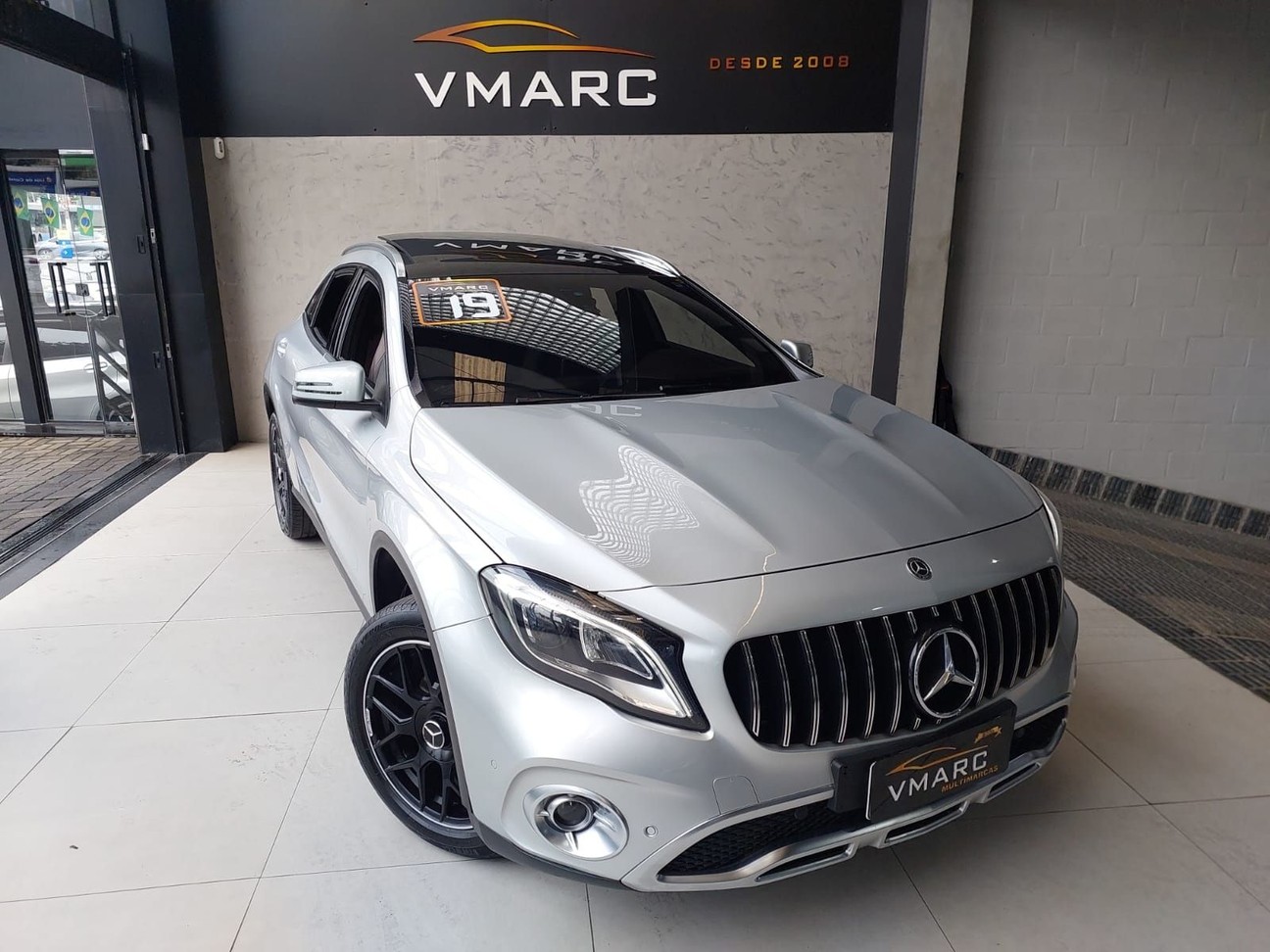 MERCEDES-BENZ GLA 200