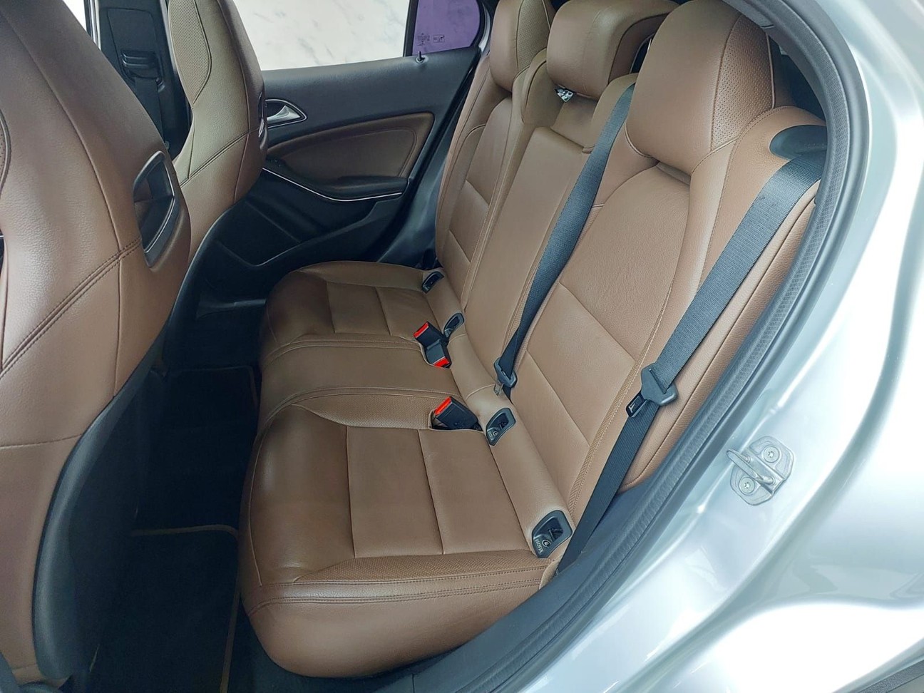 MERCEDES-BENZ GLA 200