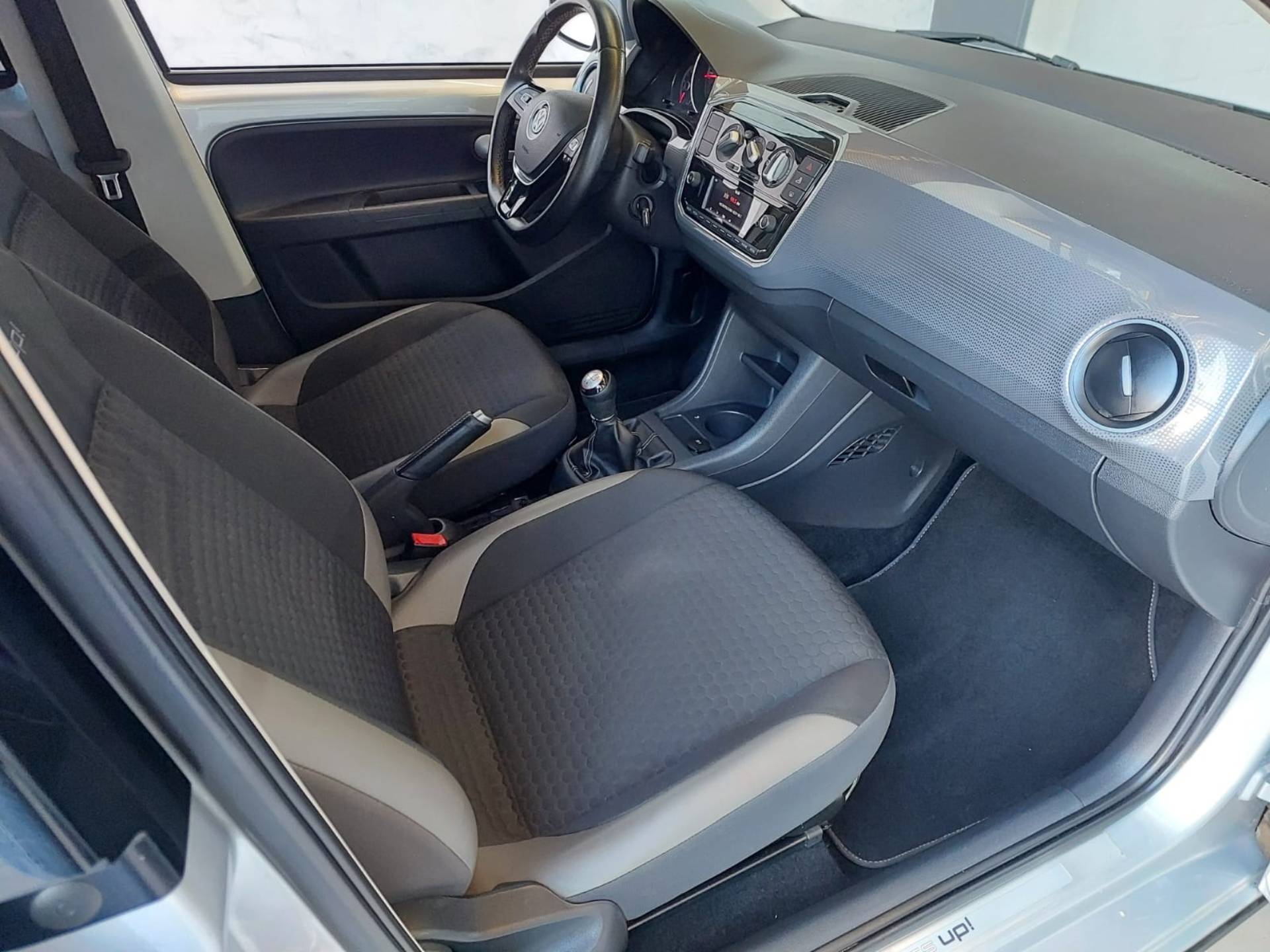 VOLKSWAGEN CROSS UP