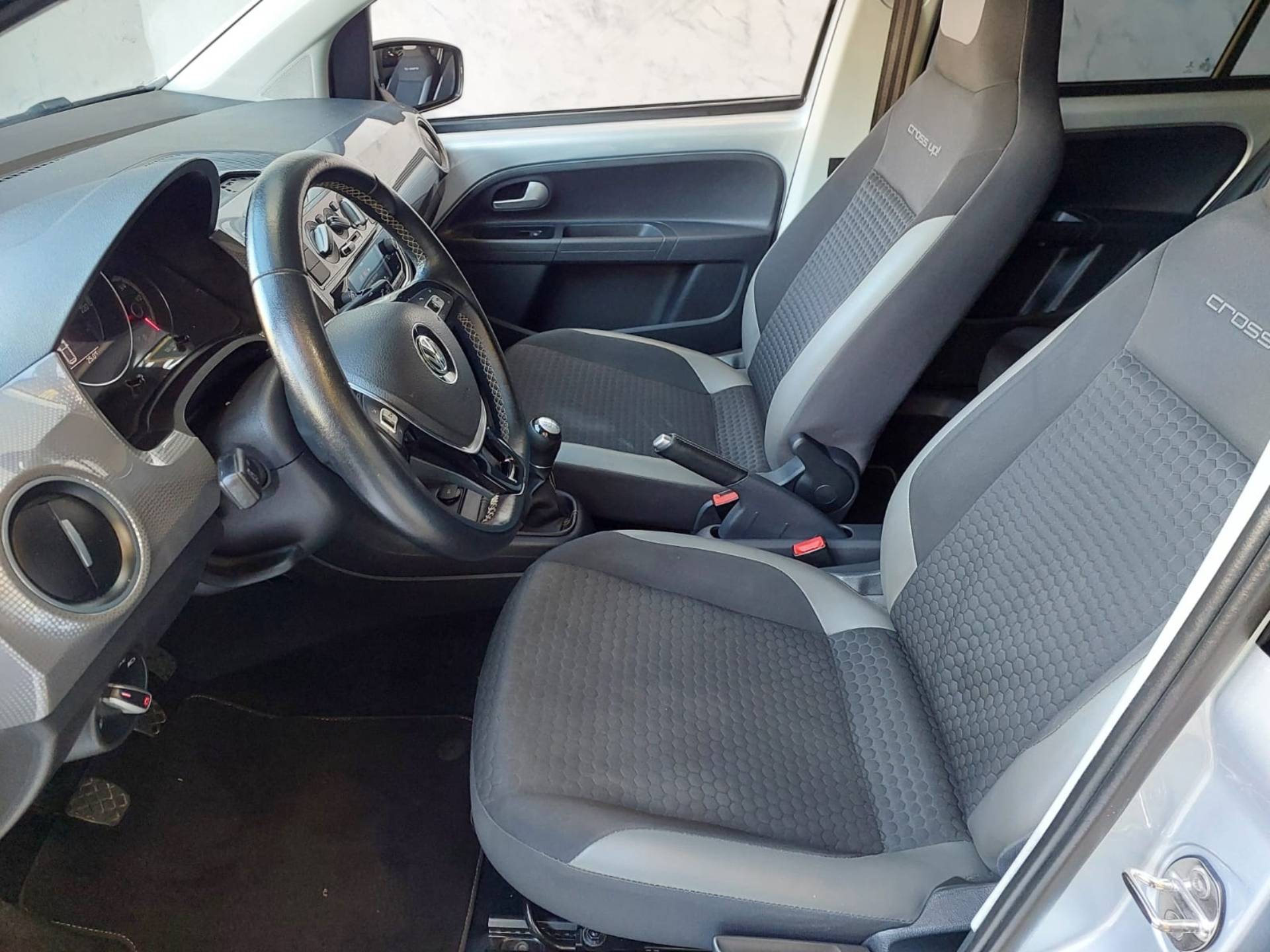 VOLKSWAGEN CROSS UP