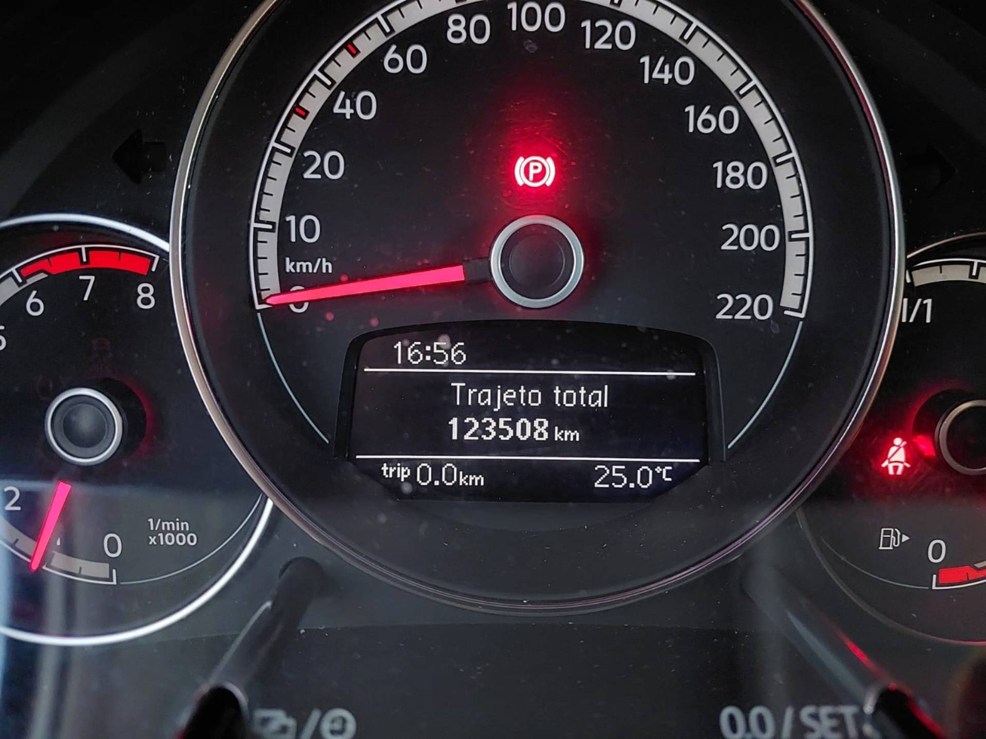 VOLKSWAGEN CROSS UP