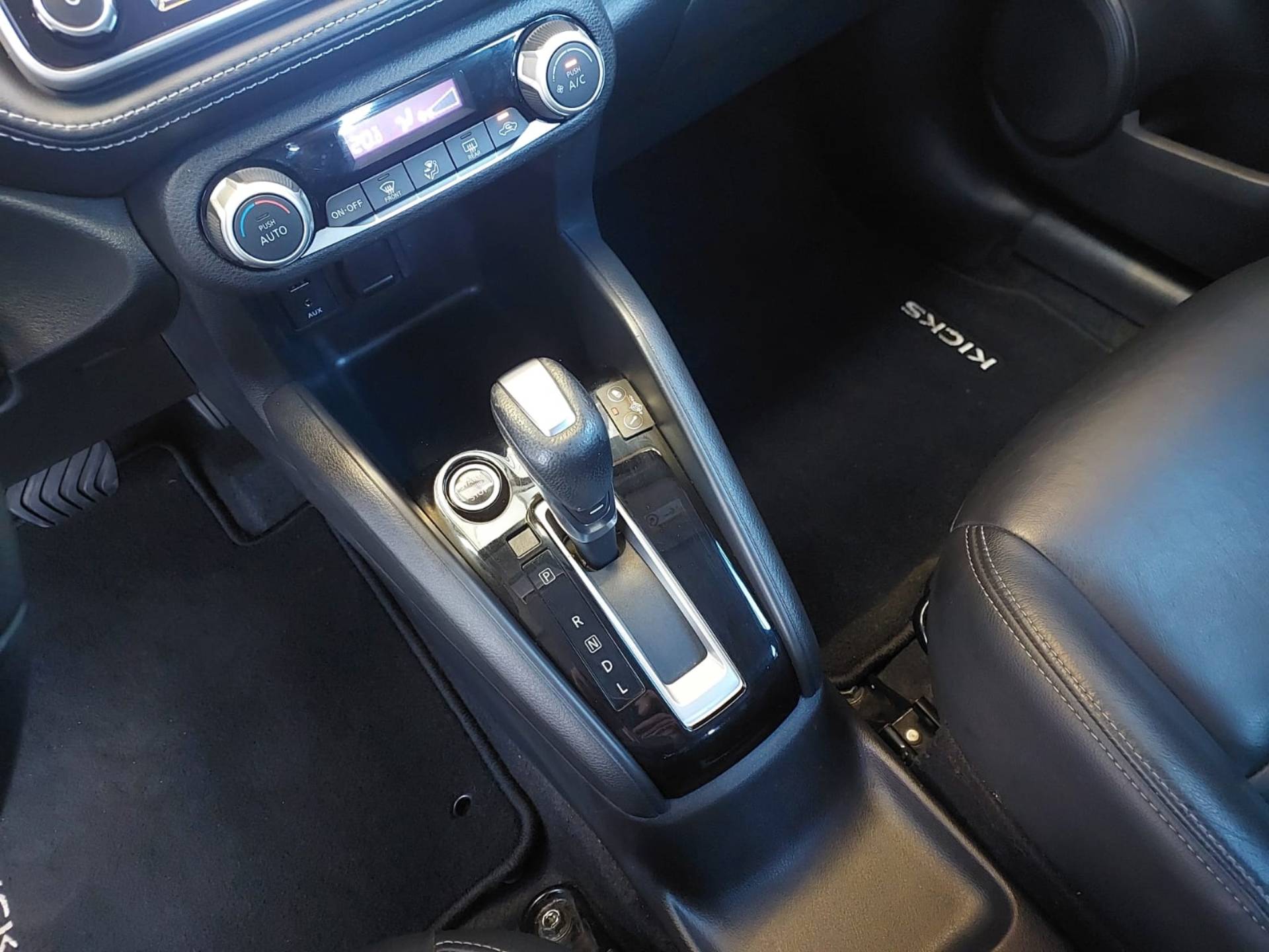 NISSAN KICKS