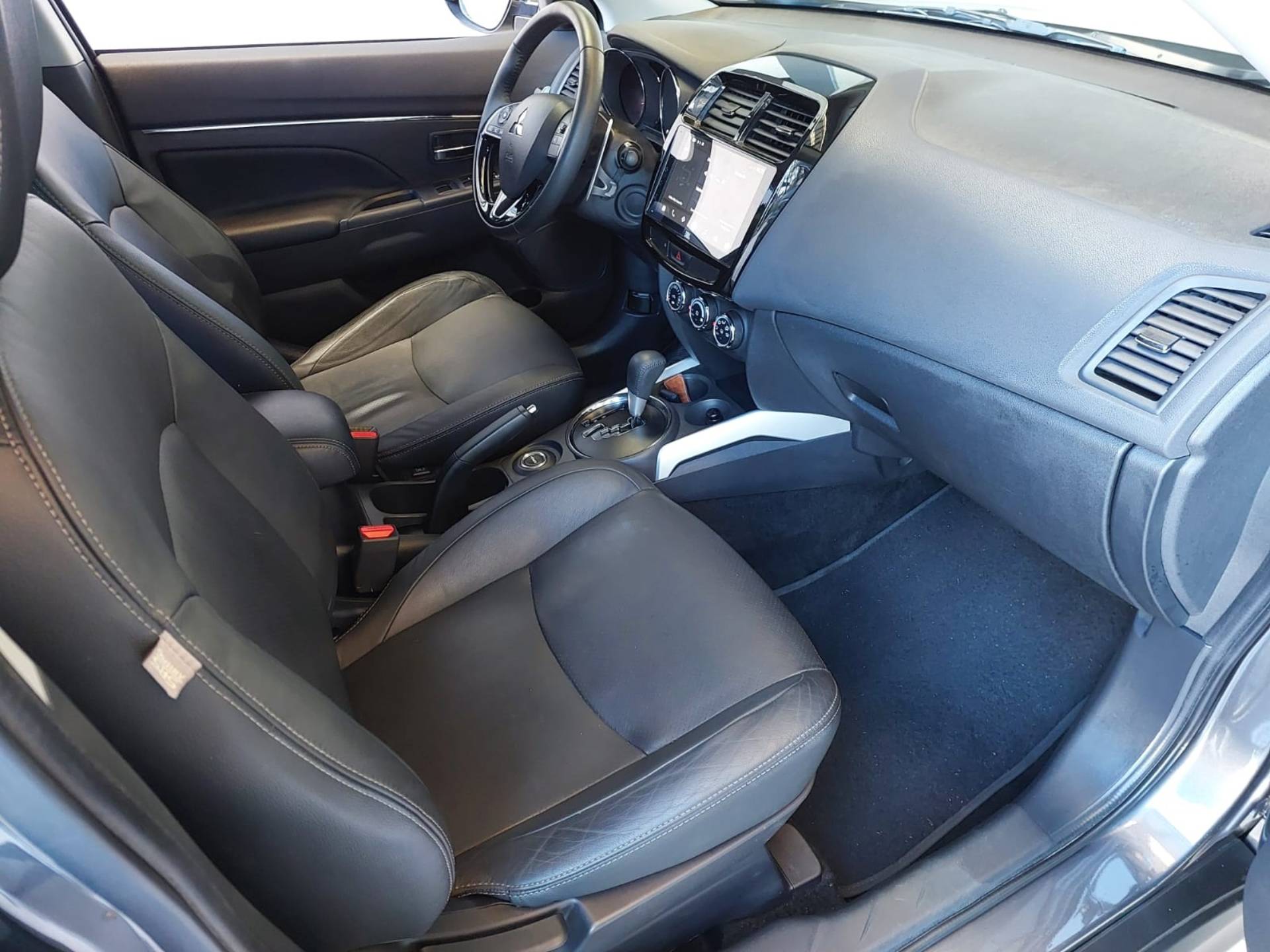 MITSUBISHI OUTLANDER SPORT