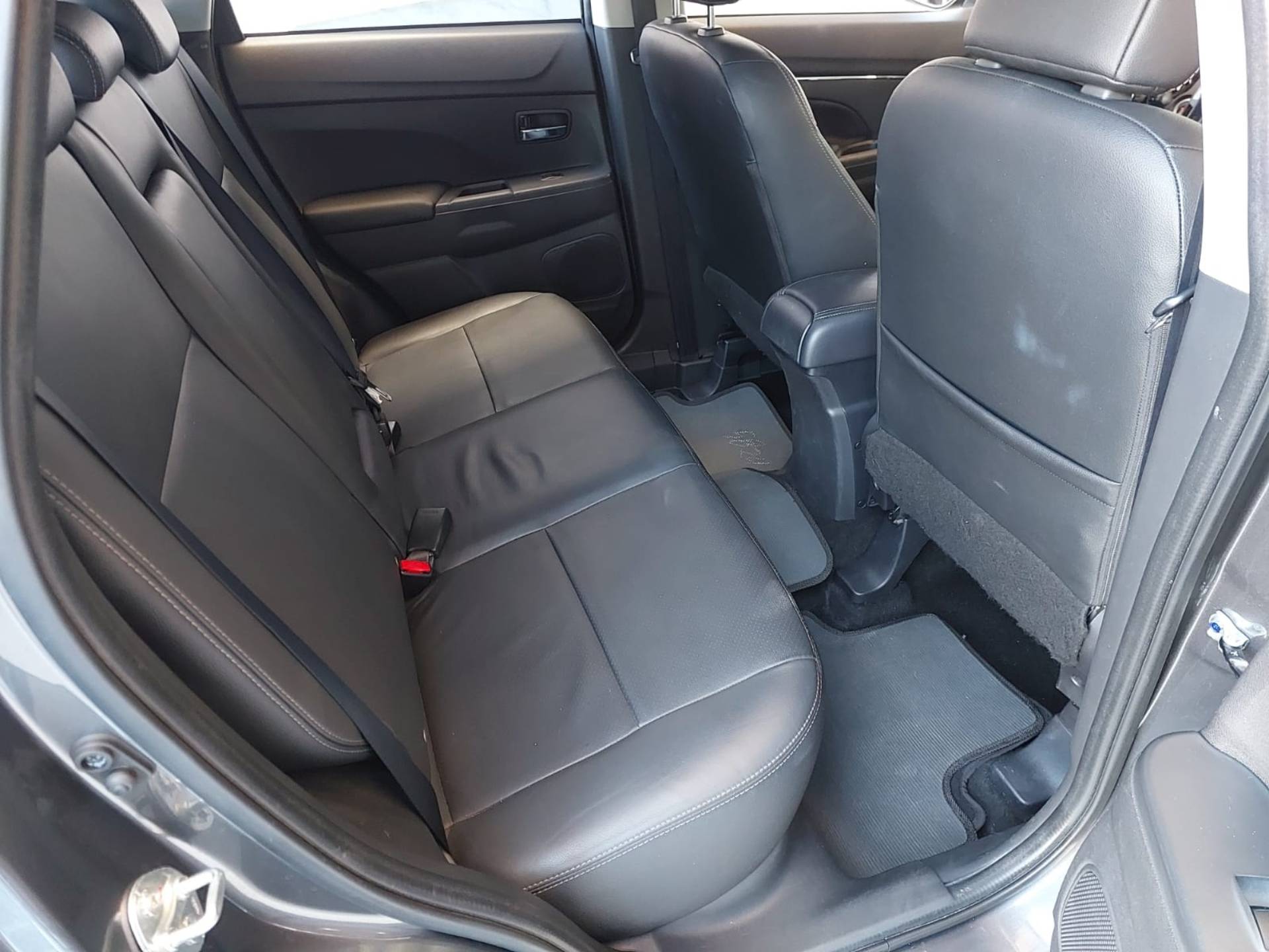 MITSUBISHI OUTLANDER SPORT