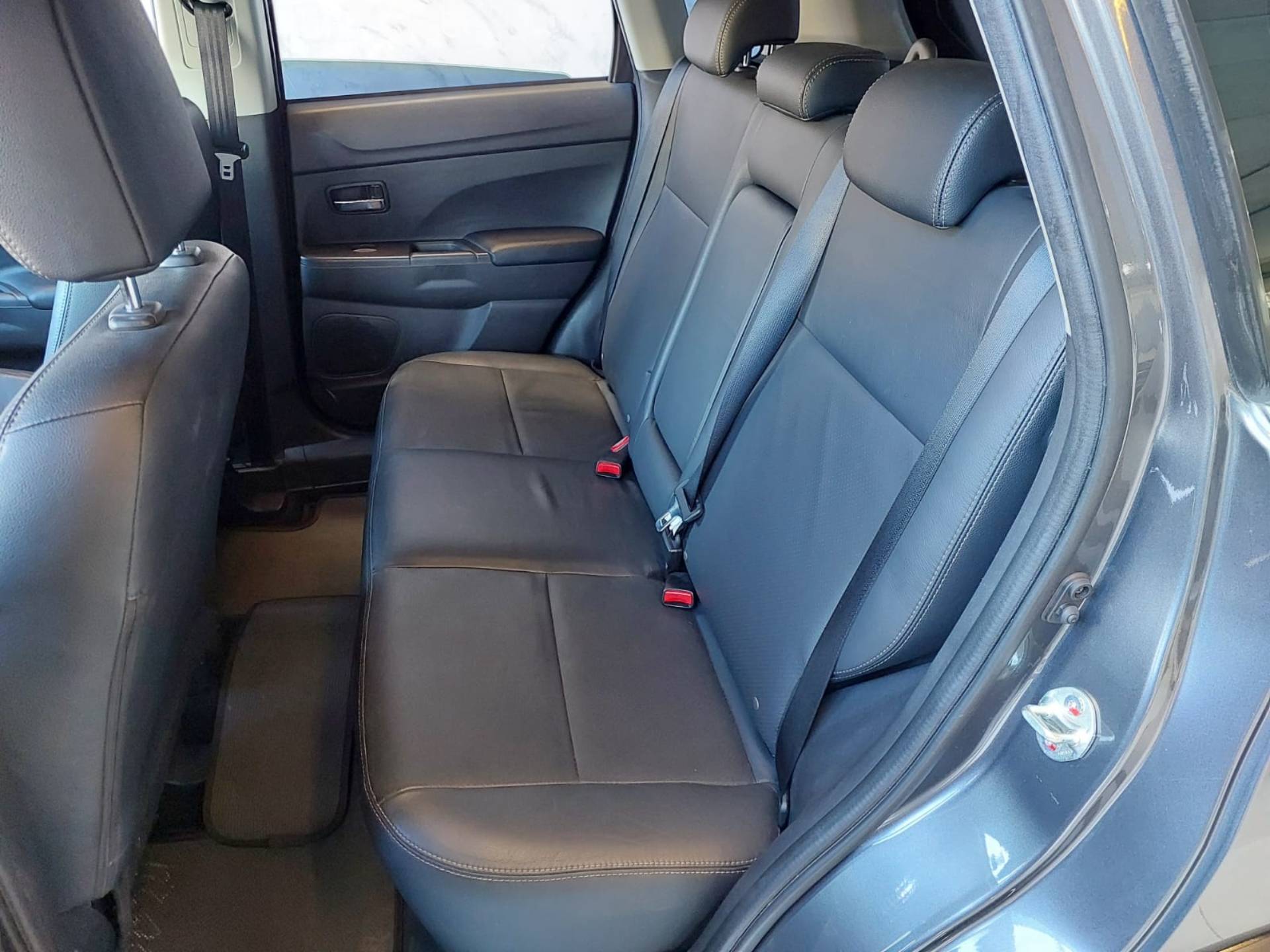 MITSUBISHI OUTLANDER SPORT