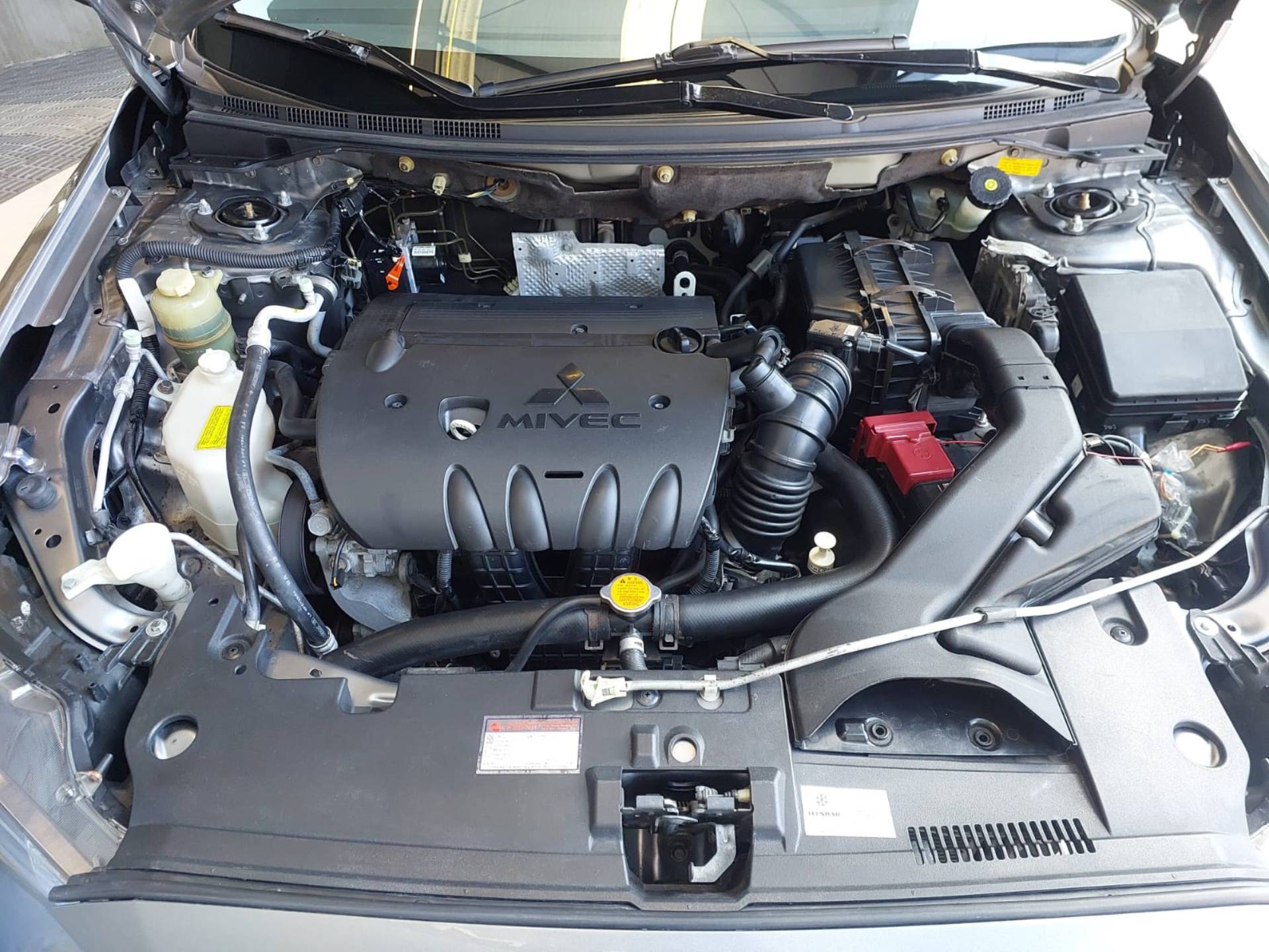 MITSUBISHI LANCER