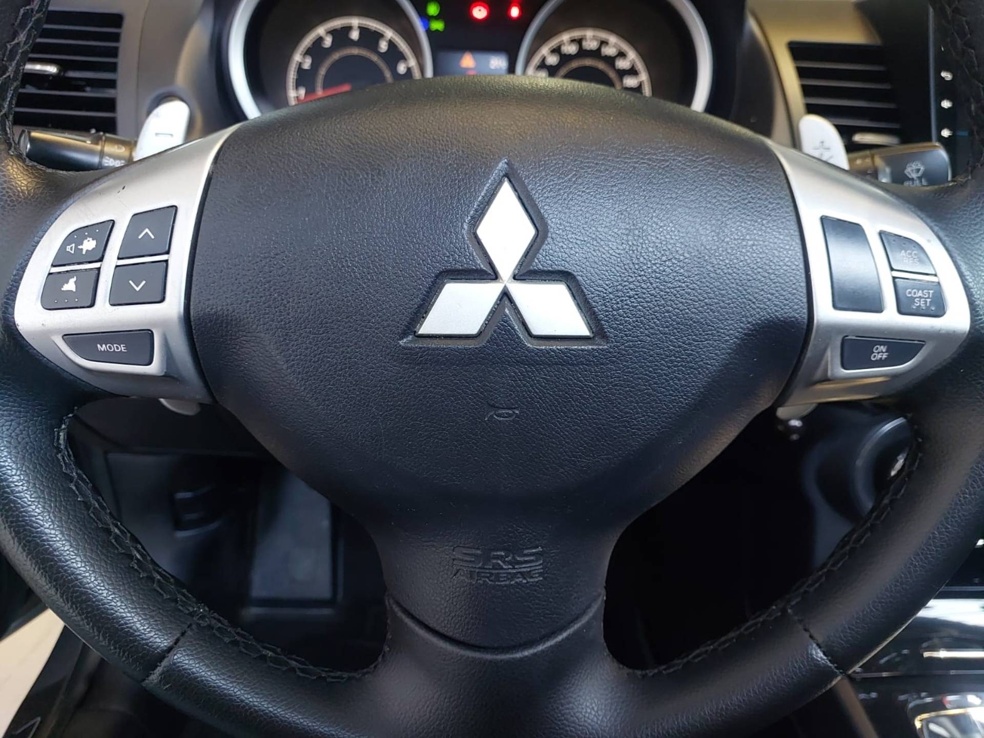 MITSUBISHI LANCER