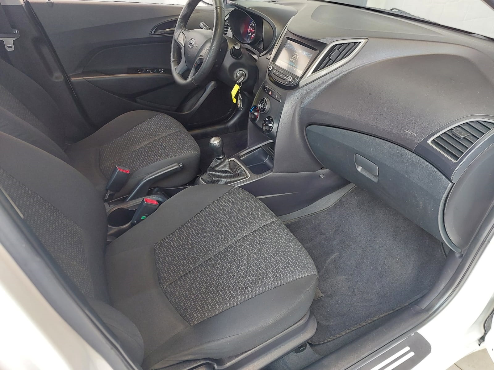 HYUNDAI HB20