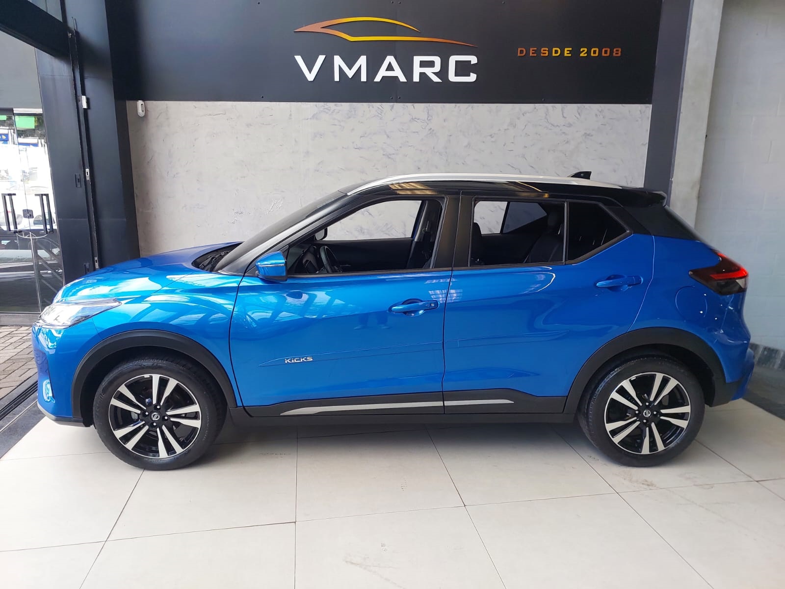 NISSAN KICKS