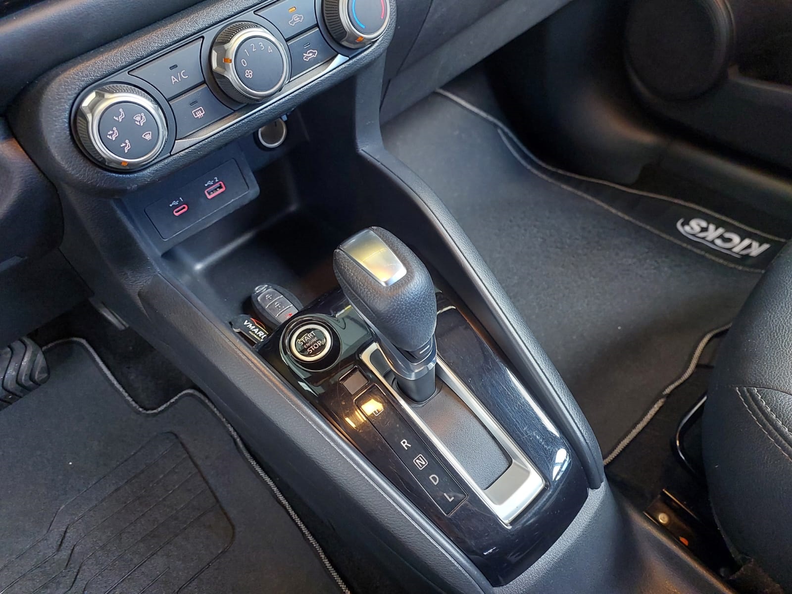 NISSAN KICKS
