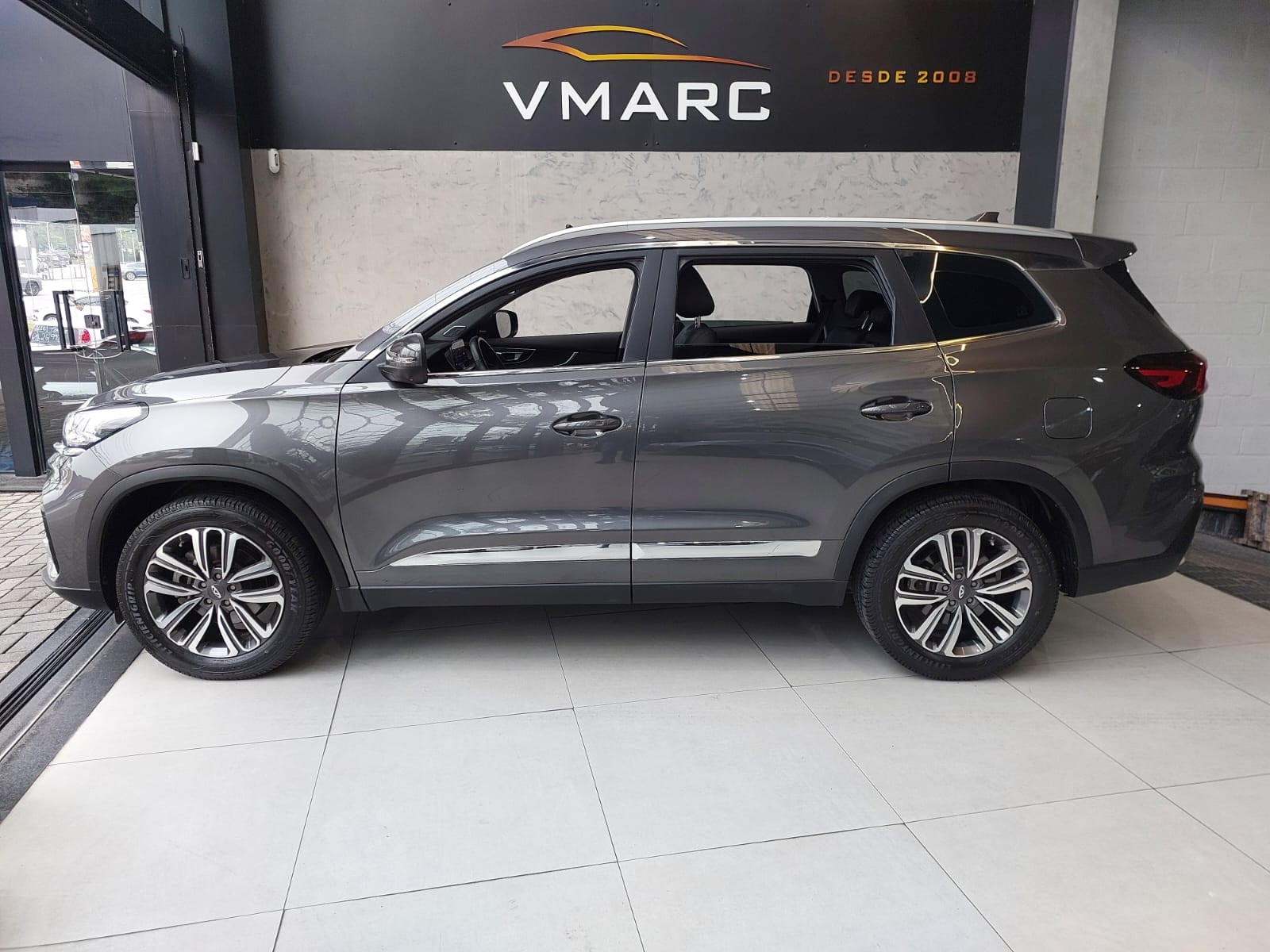 CHERY TIGGO 8