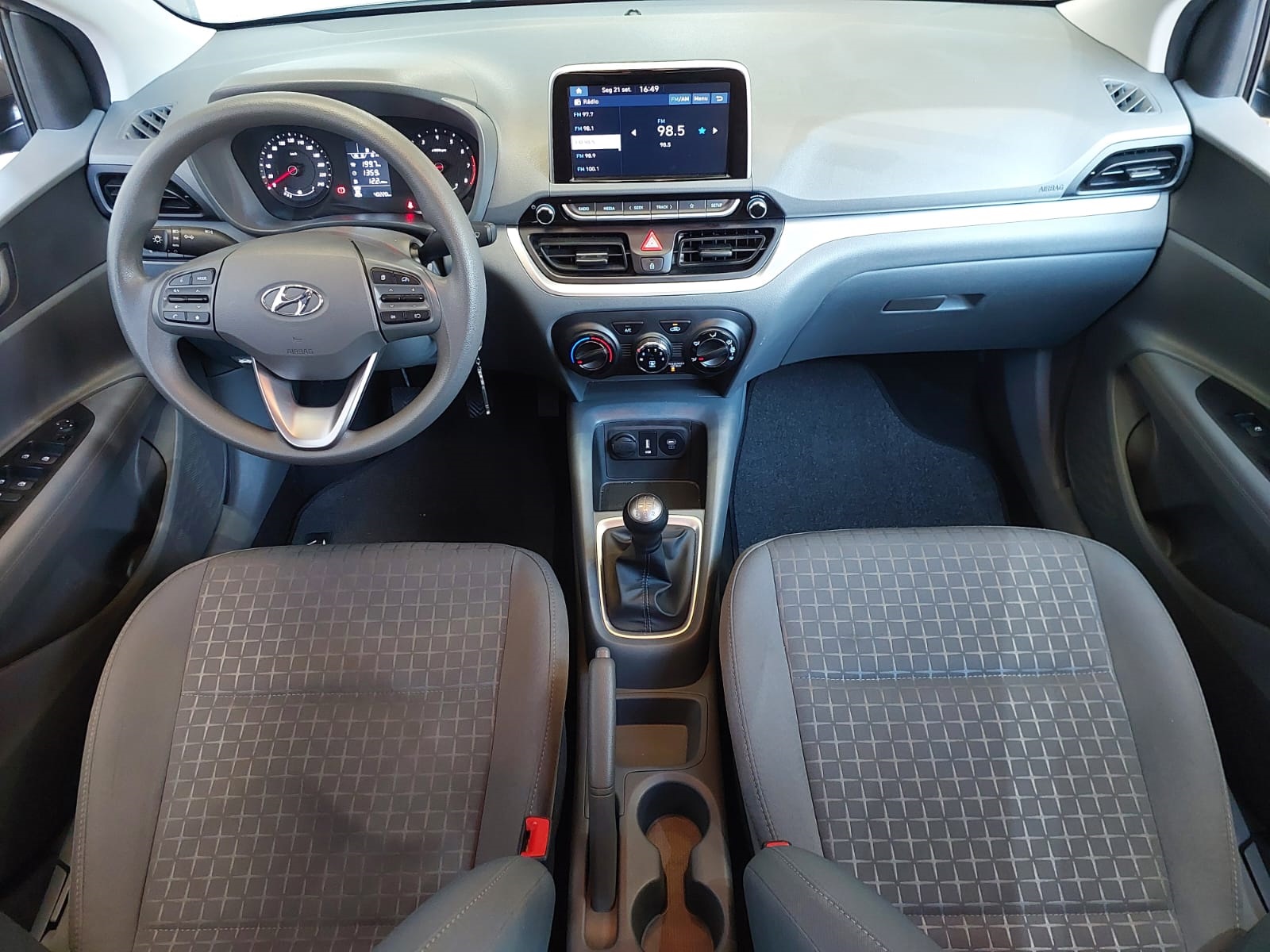 HYUNDAI HB20S