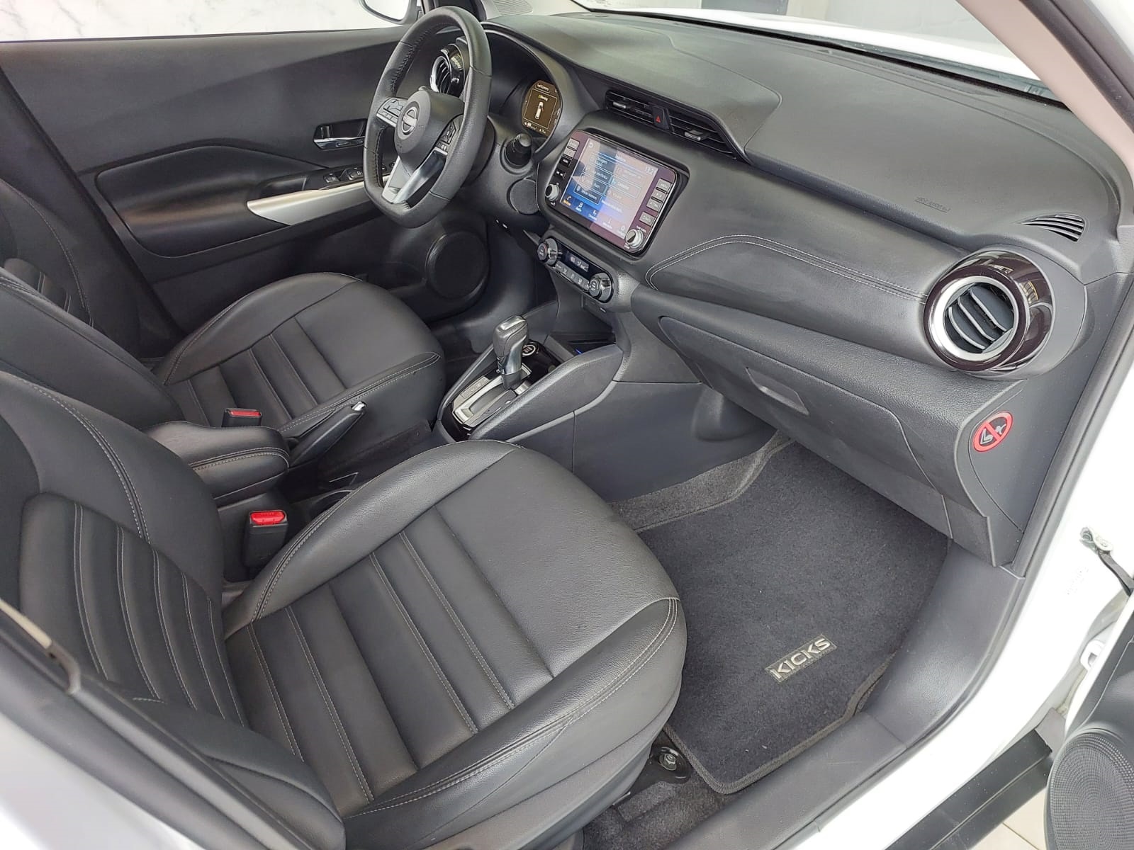 NISSAN KICKS