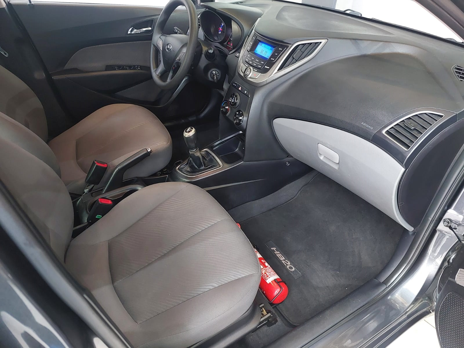 HYUNDAI HB20S