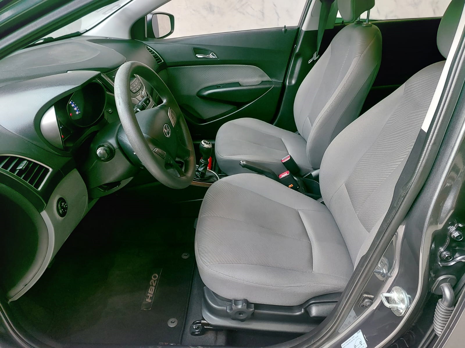 HYUNDAI HB20S