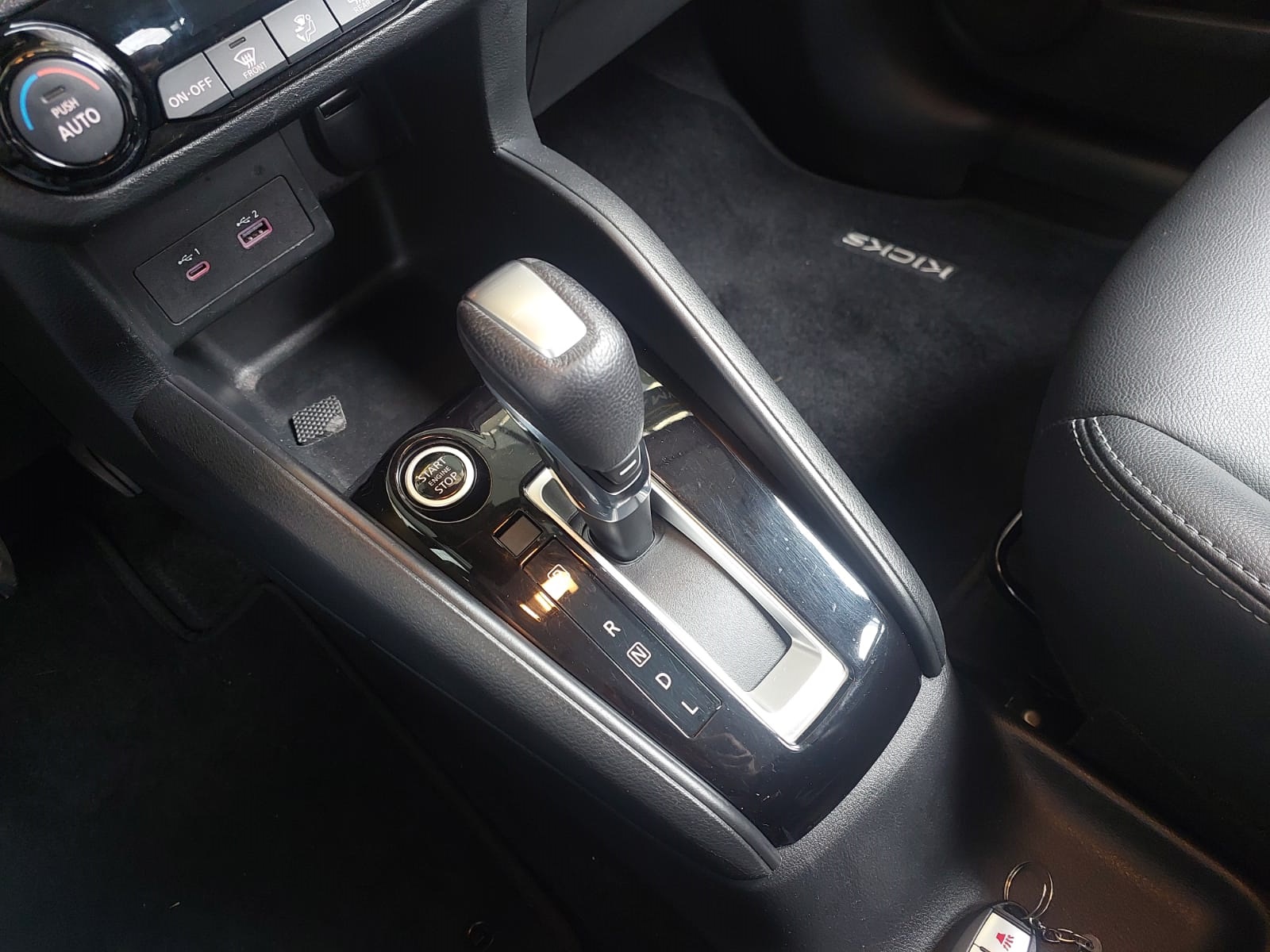 NISSAN KICKS