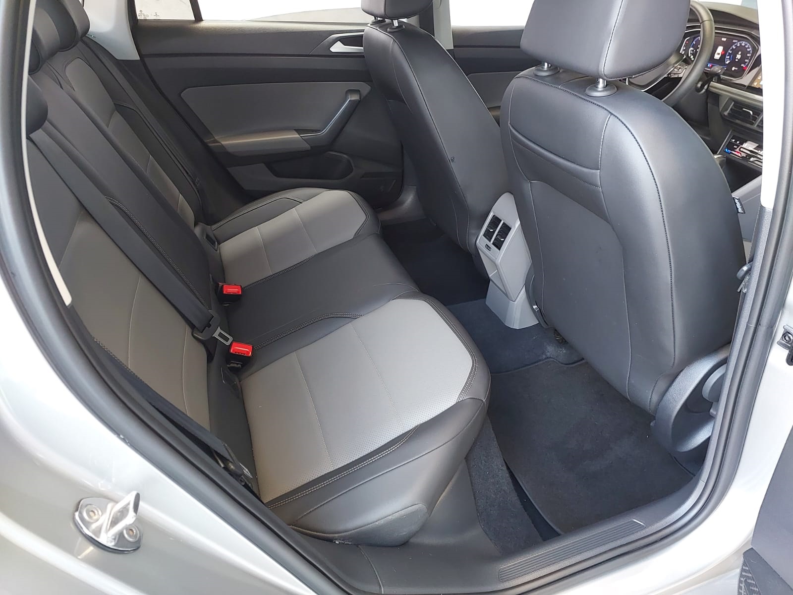 VOLKSWAGEN VIRTUS