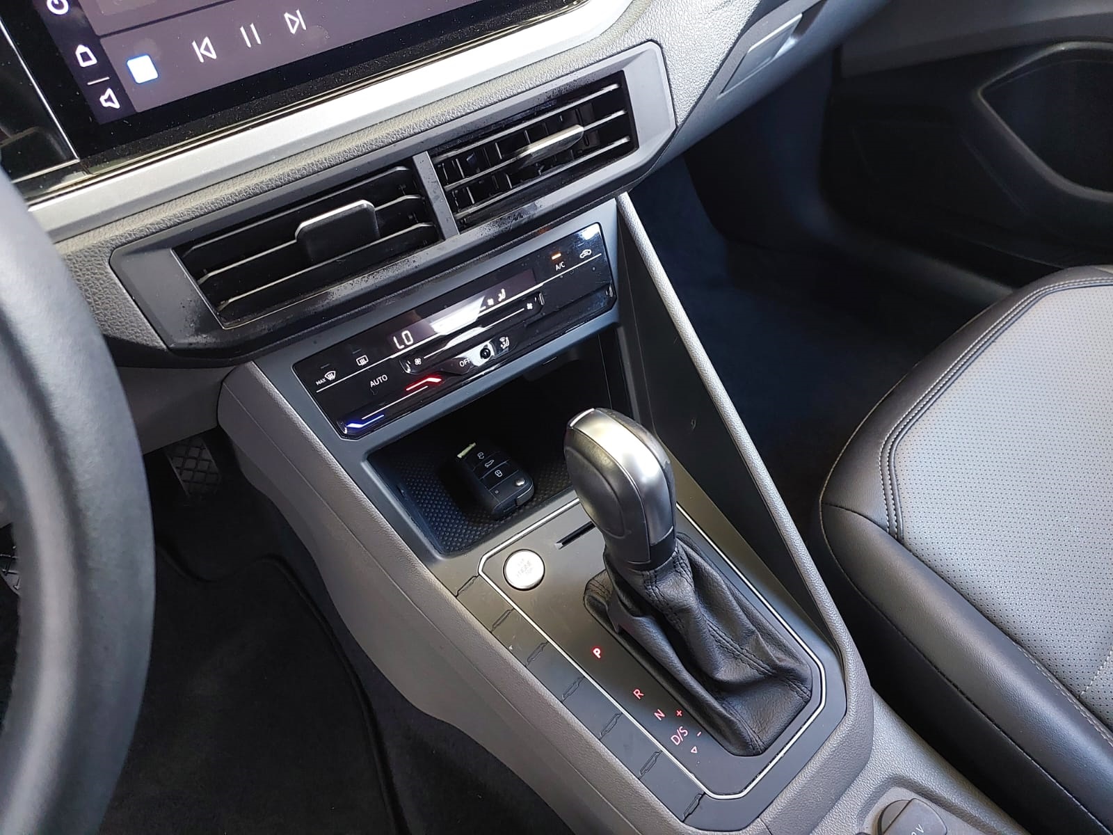 VOLKSWAGEN VIRTUS