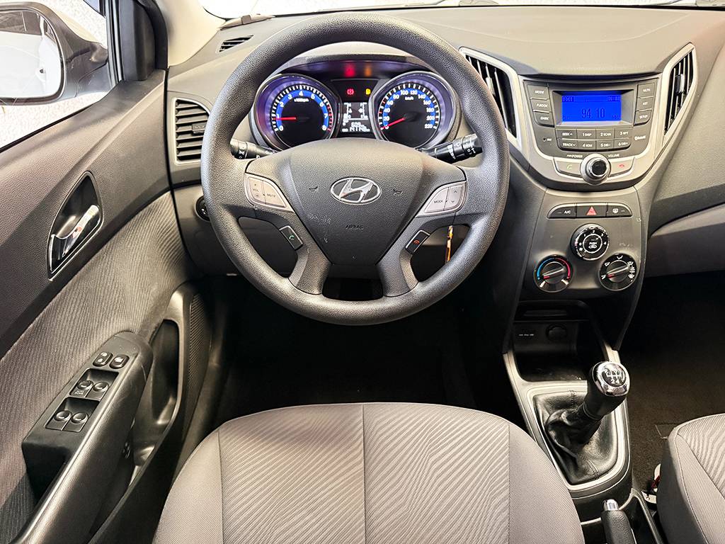 HYUNDAI HB20S