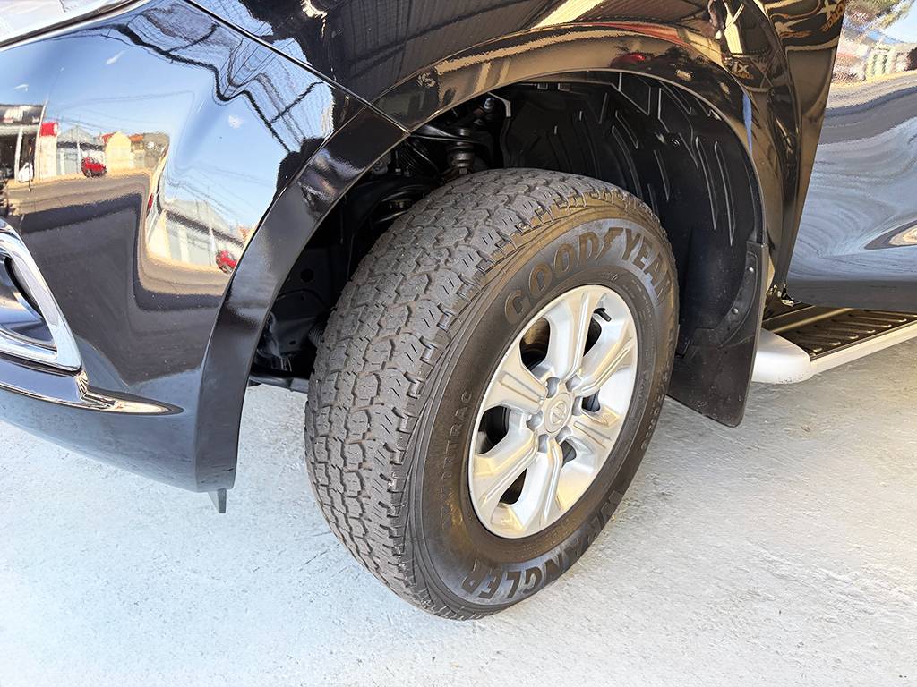 NISSAN FRONTIER