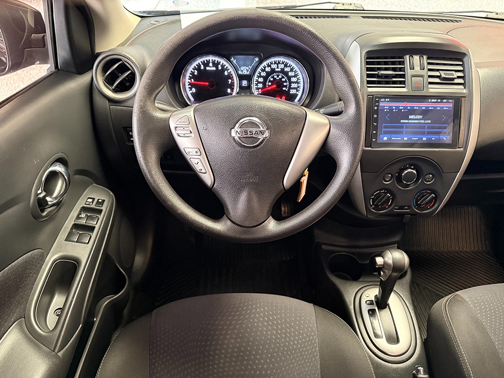 NISSAN VERSA