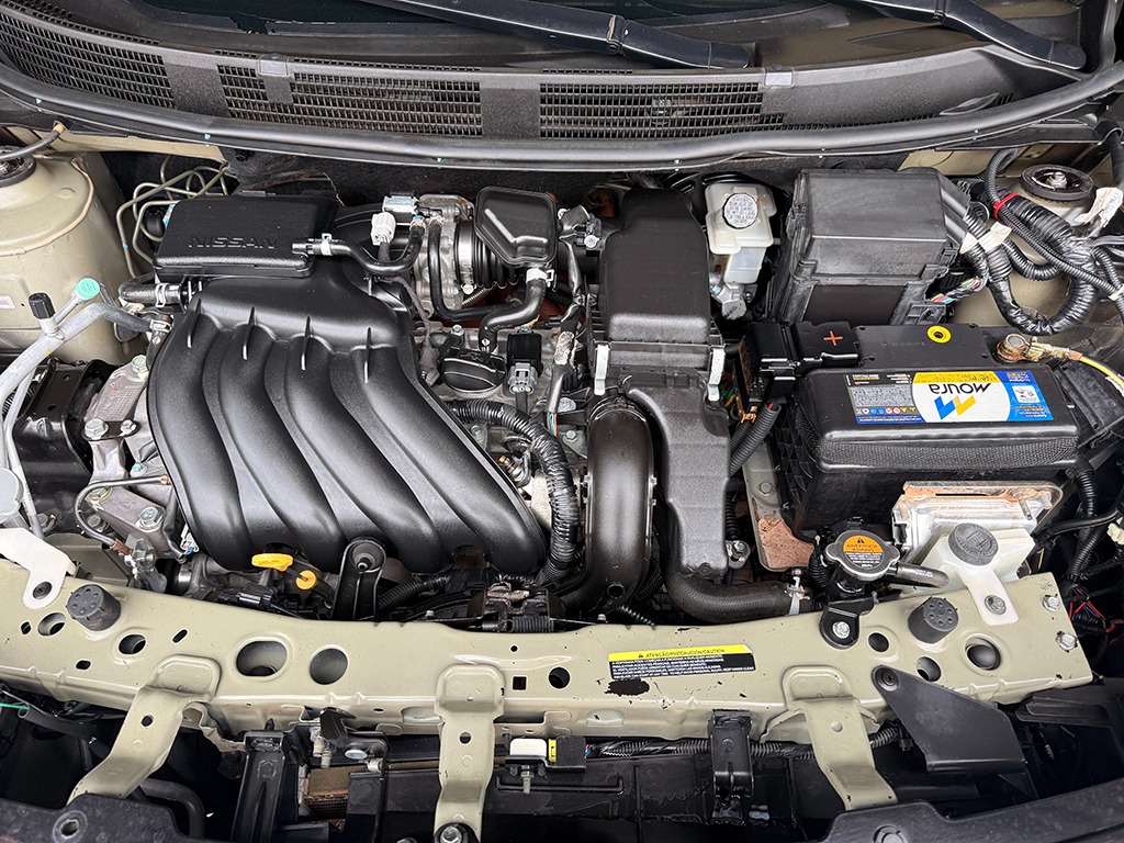 NISSAN VERSA