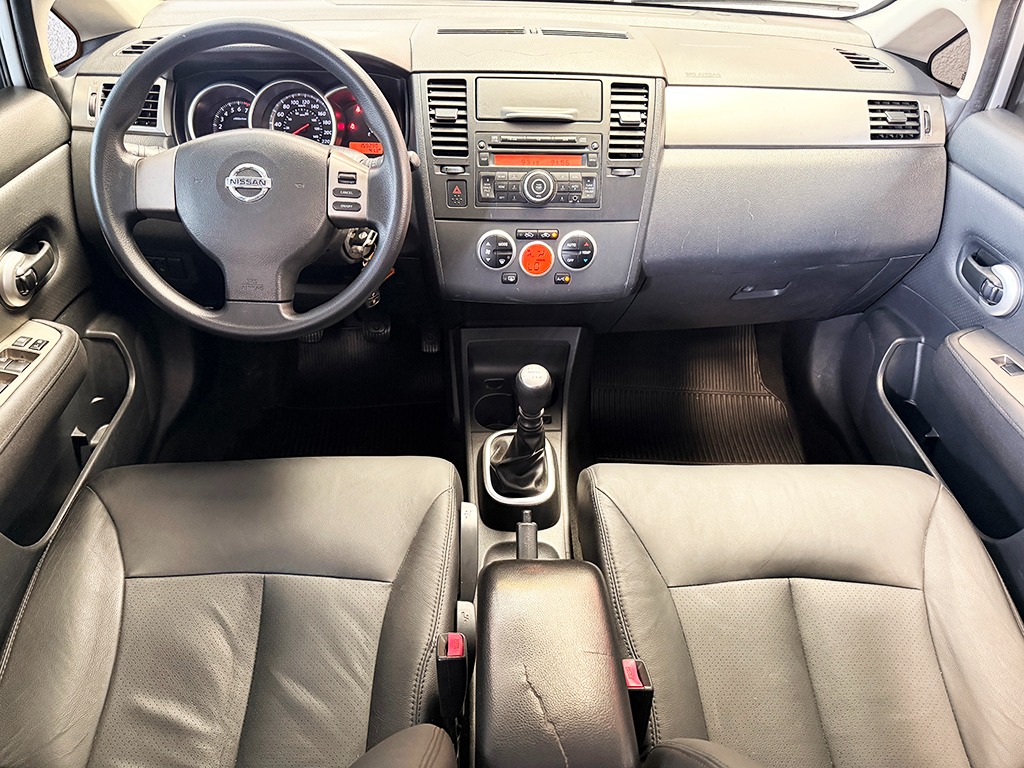 NISSAN TIIDA