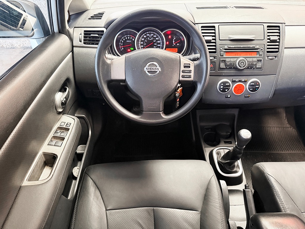 NISSAN TIIDA