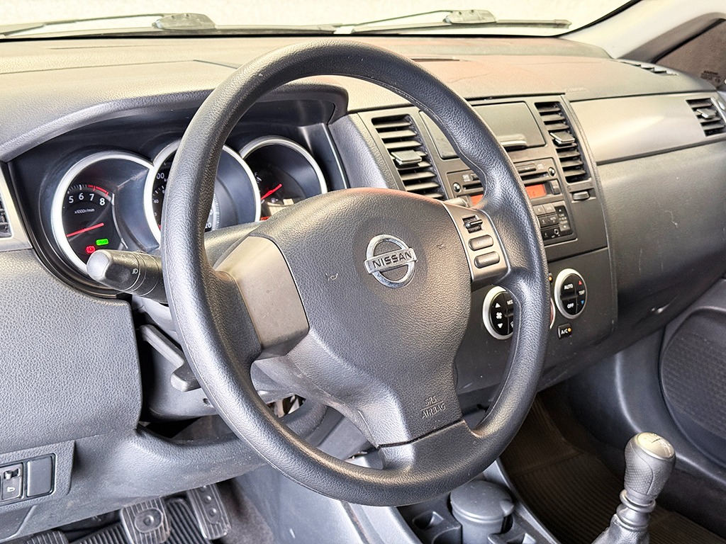 NISSAN TIIDA
