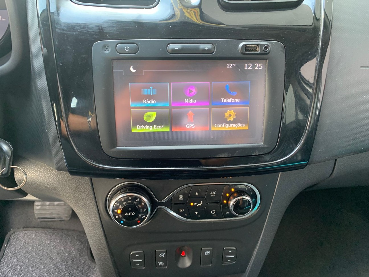 RENAULT SANDERO