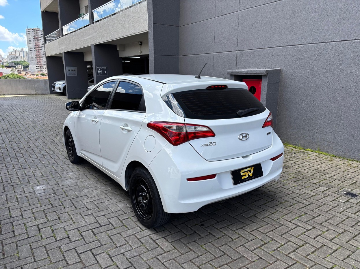 HYUNDAI HB20