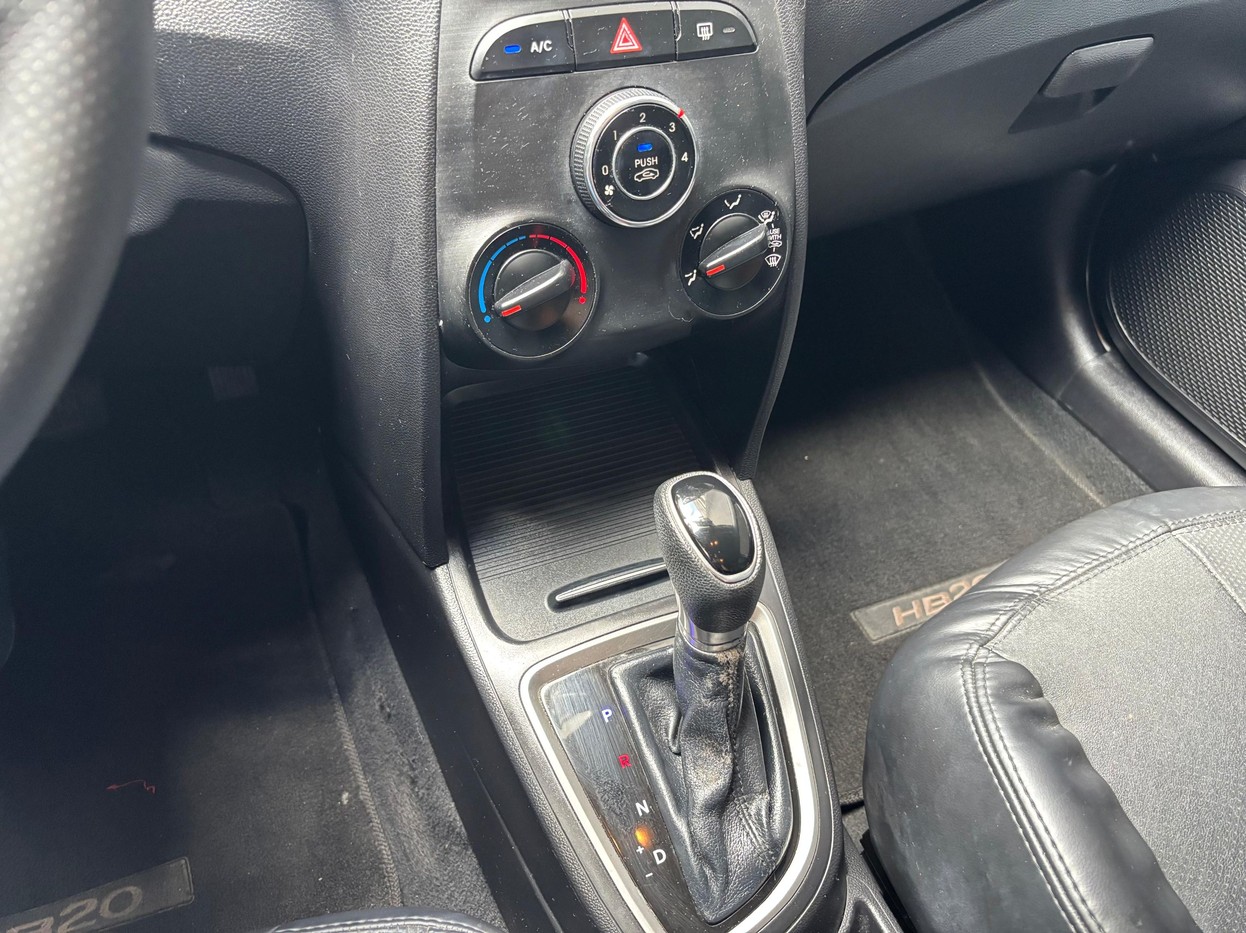 HYUNDAI HB20